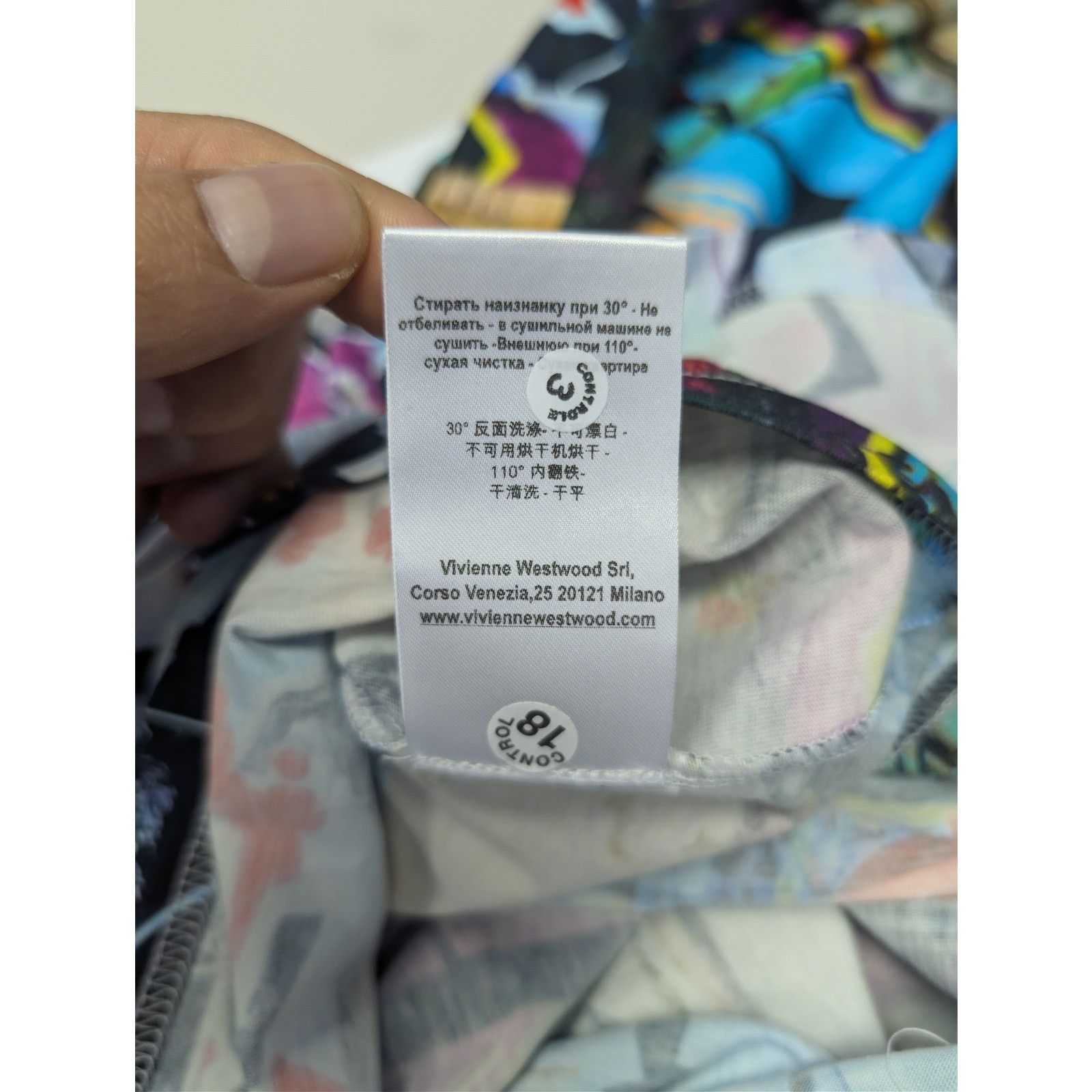 Vivienne Westwood o1rshd1 Classic Graffiti Print T-Shirt in Multiolor Size US XL / EU 56 / 4 - 19 Thumbnail