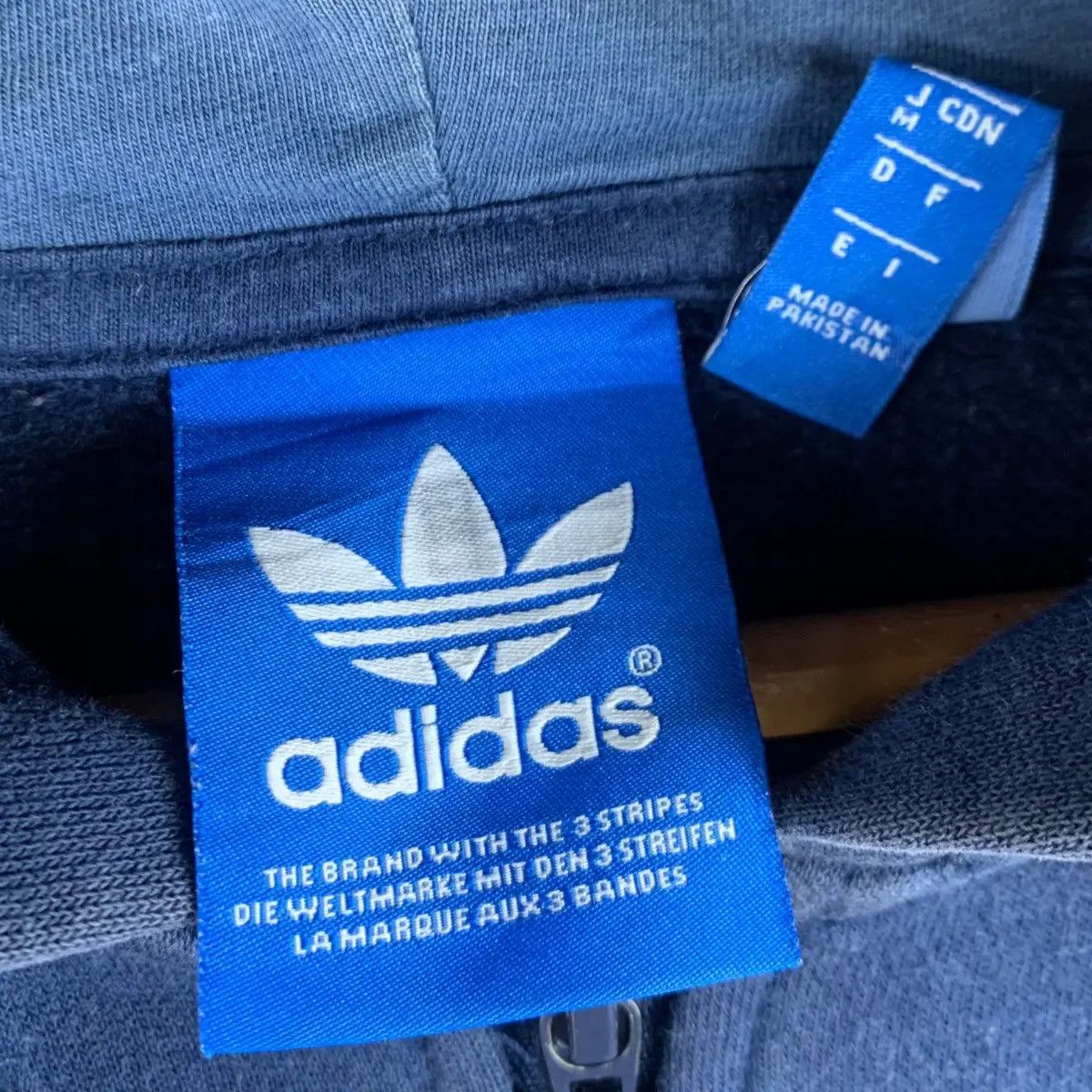 Adidas ADIDAS TREFOIL 3 Stripes Side Tape Embroidered Logo Blue Size US L / EU 52-54 / 3 - 9 Thumbnail
