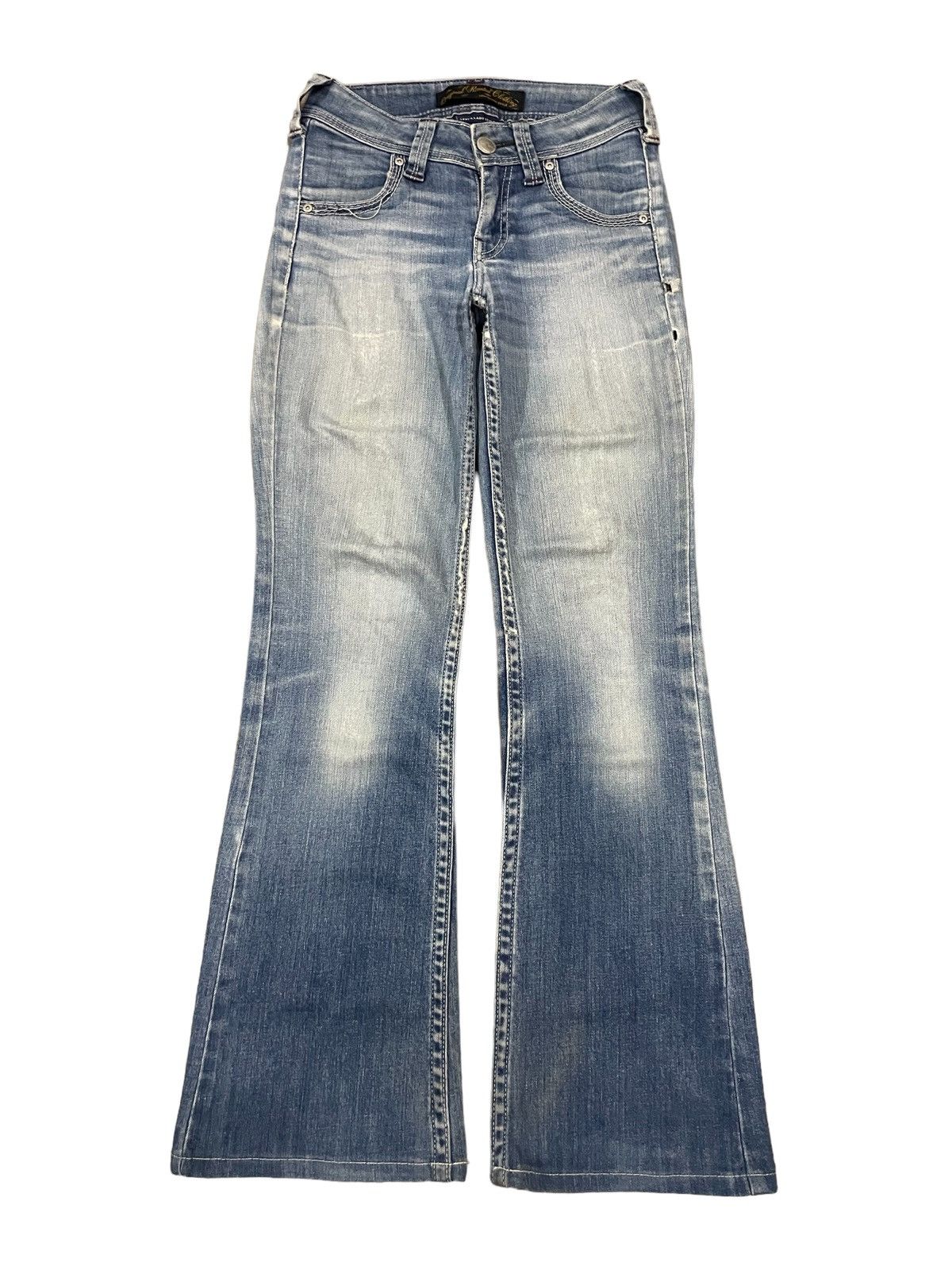 Levi's Vintage Levi’s Womenswear Low Rise Blue Wash Flare Jeans Size 25" / US 0 / IT 36 - 16 Thumbnail