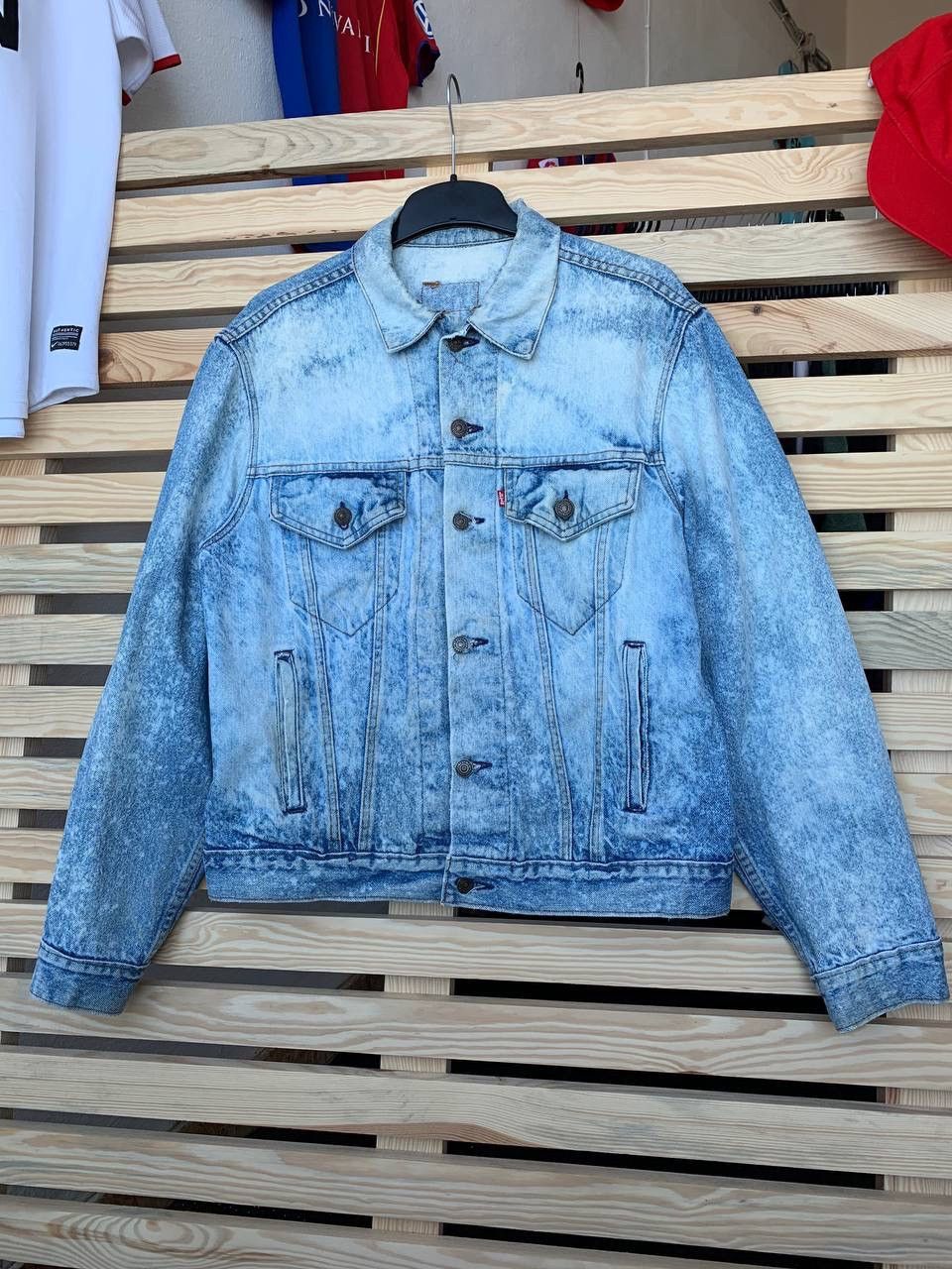 Levi's × Levi's Vintage Clothing Vintage Levi’s Denim Jacket Washed Distressed Size M Size US M / EU 48-50 / 2 - 2 Thumbnail