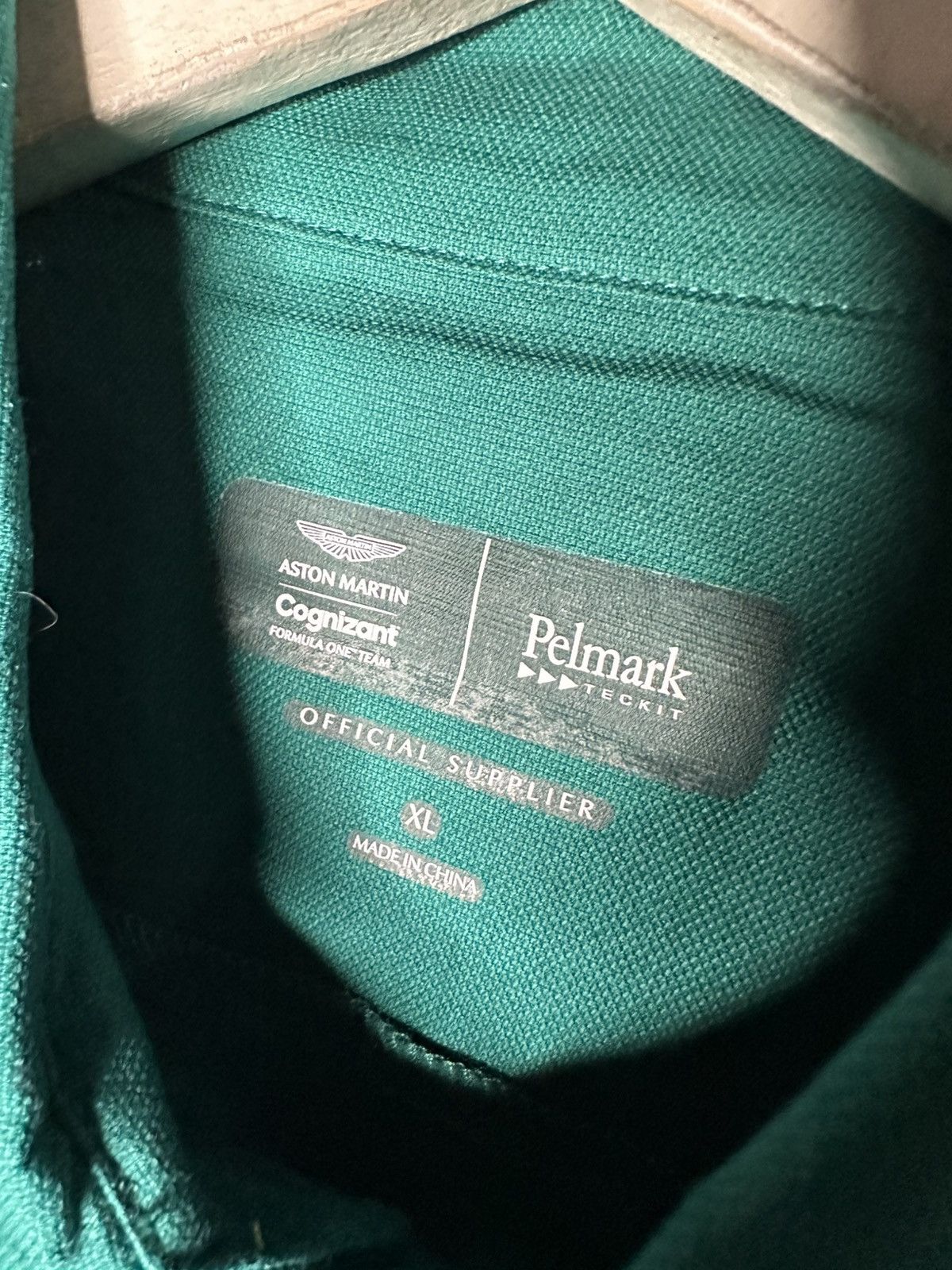 Formula 1 Aston Martin Cognizant F1 Team Shirt XL Official Pelmark Size US XL / EU 56 / 4 - 9 Thumbnail