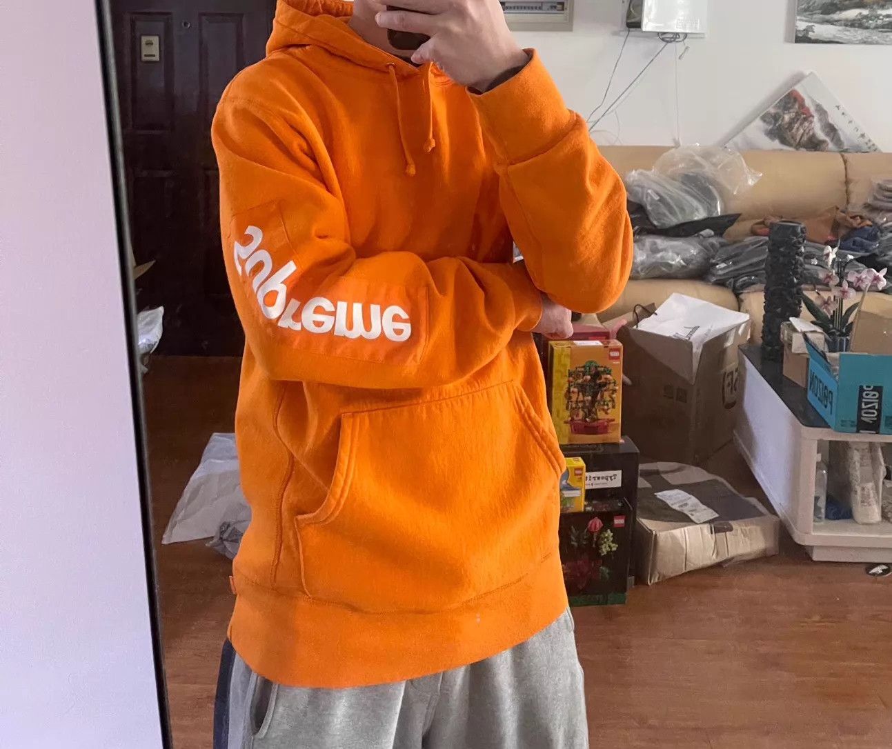Supreme Supreme Hoodie Orange Logo Sleeve Patch L Near New Size US L / EU 52-54 / 3 - 8 Thumbnail