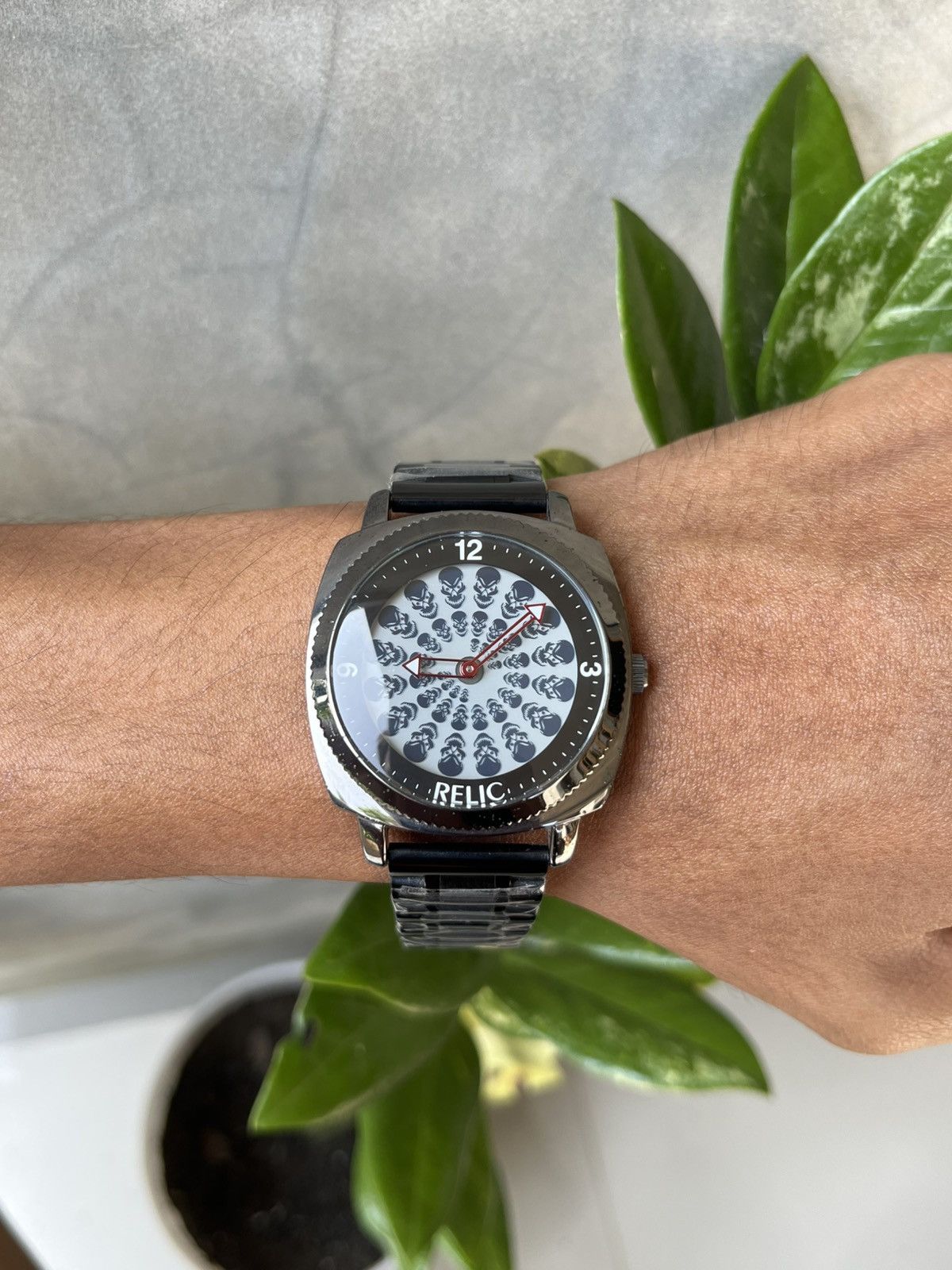 Fossil Vintage RELIC BIG TIC WATCH SPIRAL SKULL BLACK Size ONE SIZE - 2 Thumbnail