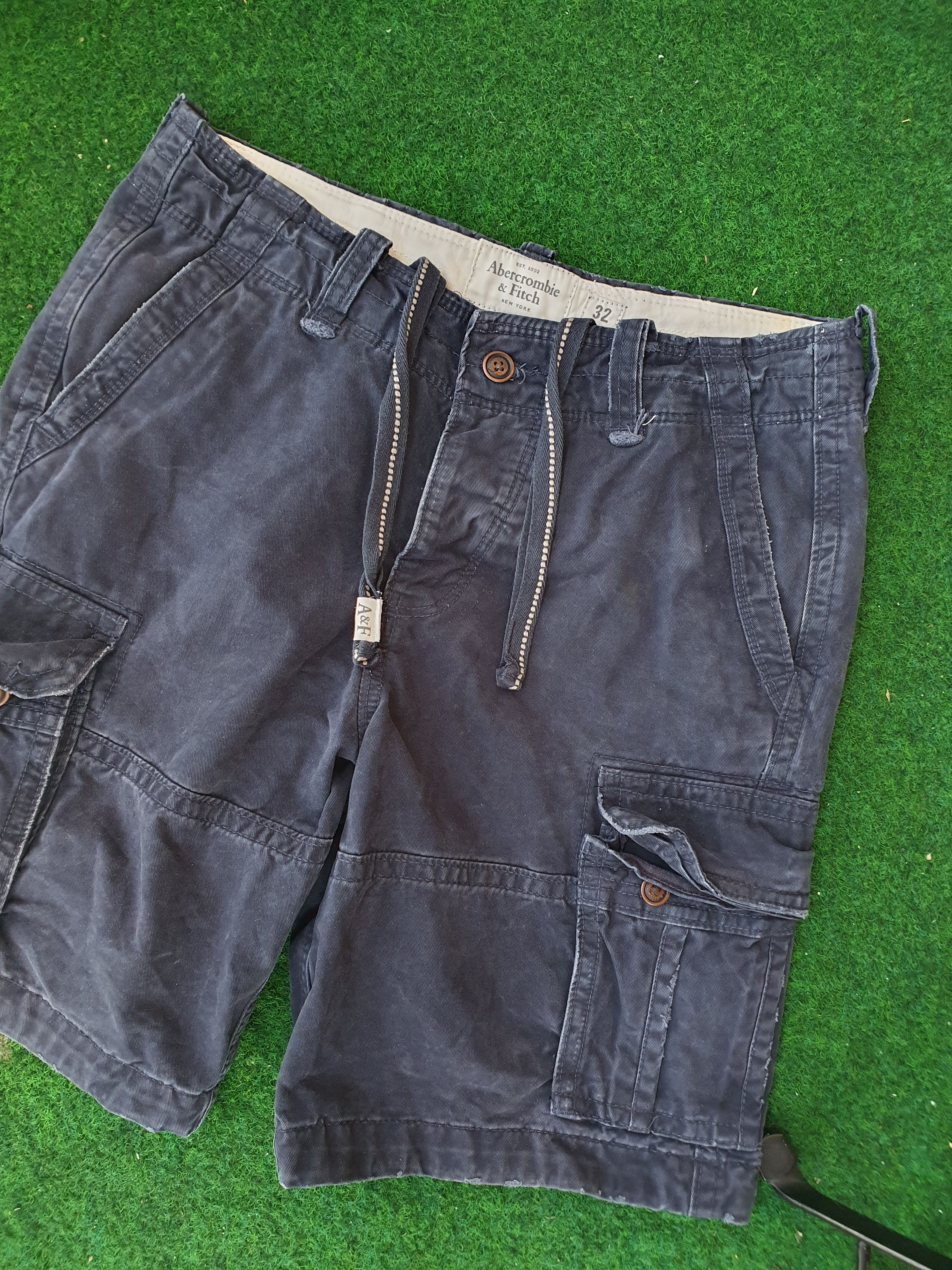 Abercrombie & Fitch Abercrombie & Fitch Heavy Cargo Shorts Size 33 Size US 33 - 5 Thumbnail