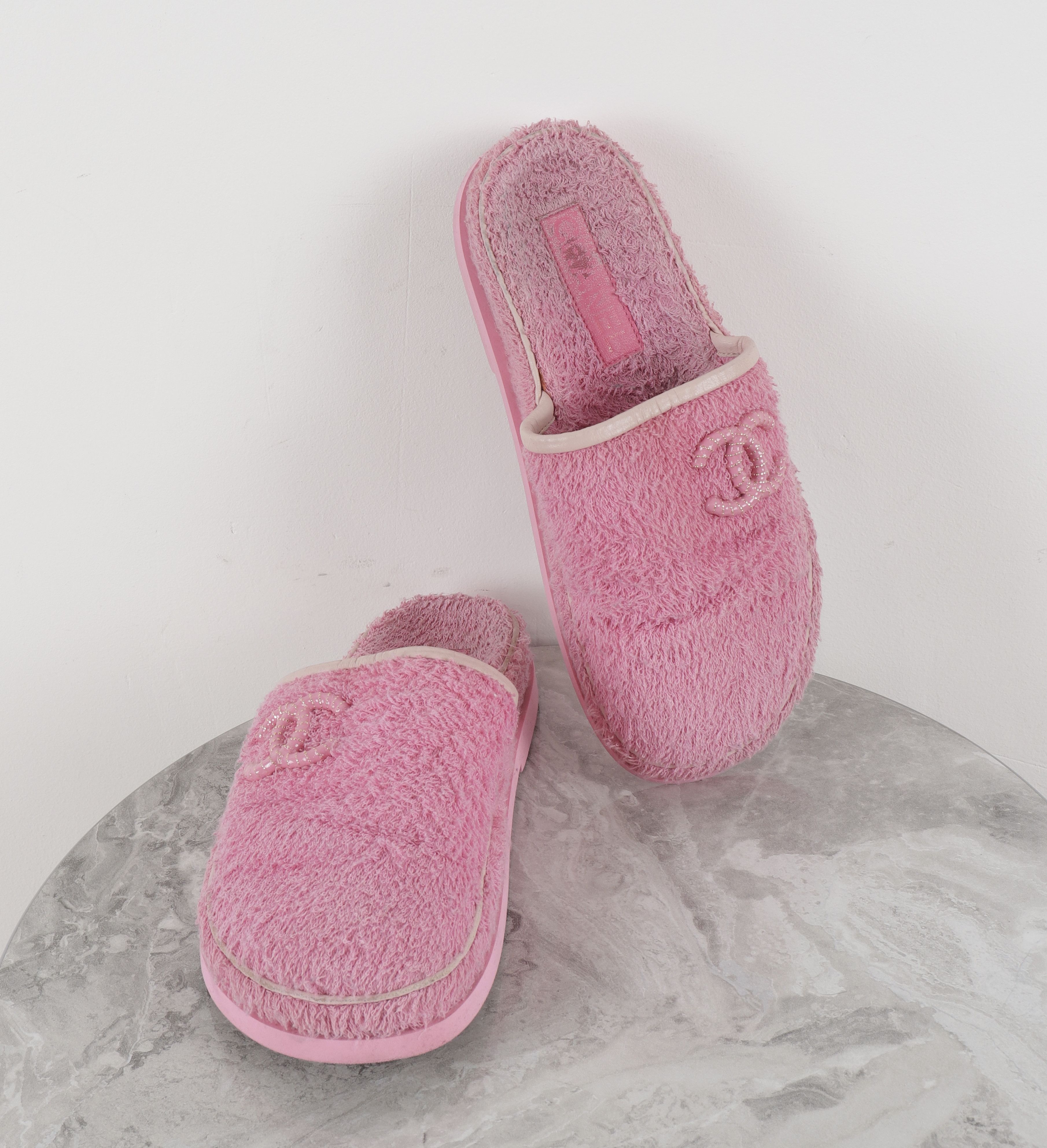Chanel Chanel CC Logo Pink Terry Slippers Size US 7 / IT 37 - 12 Thumbnail