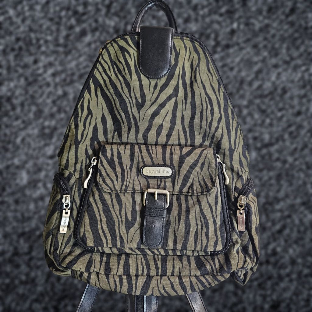 baggallini Backpack Women Medium Olive Green Zebra Print Convertible Travel Nylon