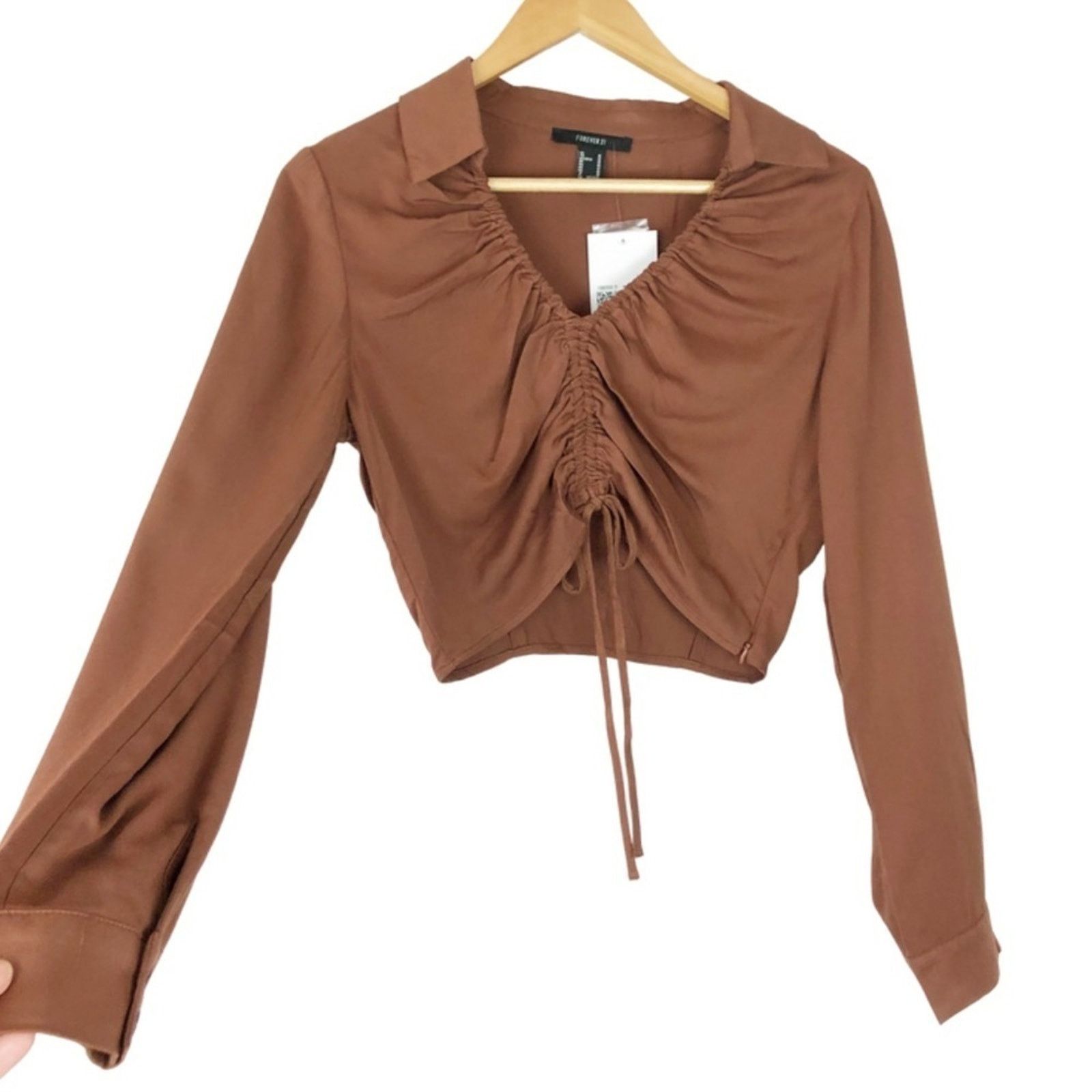 Forever 21 New with Tag Forever 21 Women’s Satin Crop Top Size M / US 6-8 / IT 42-44 - 7 Thumbnail
