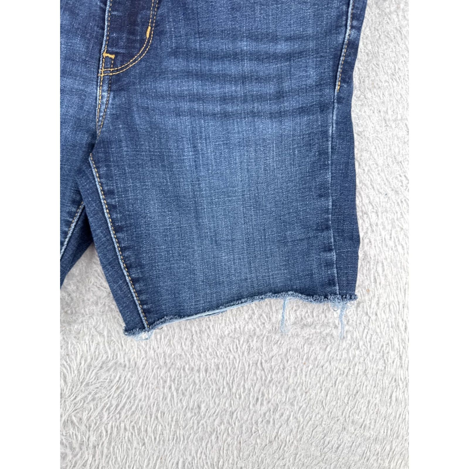 Levi's Levi's Jeans Shorts Women 27 Blue Denim Cut-Off 711 Skinny Cotton Blend Zip 27x6 Short Womens 27 Blue Denim Cut-Off 80s Cross Vintage: No Size 27" / US 4 / IT 40 - 2 Thumbnail