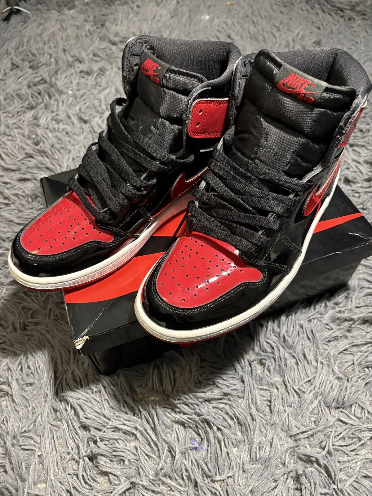 Jordan Brand Jordan 1 Retro High ‘Patent Bred’ Size US 9.5 / EU 42-43 - 3 Thumbnail