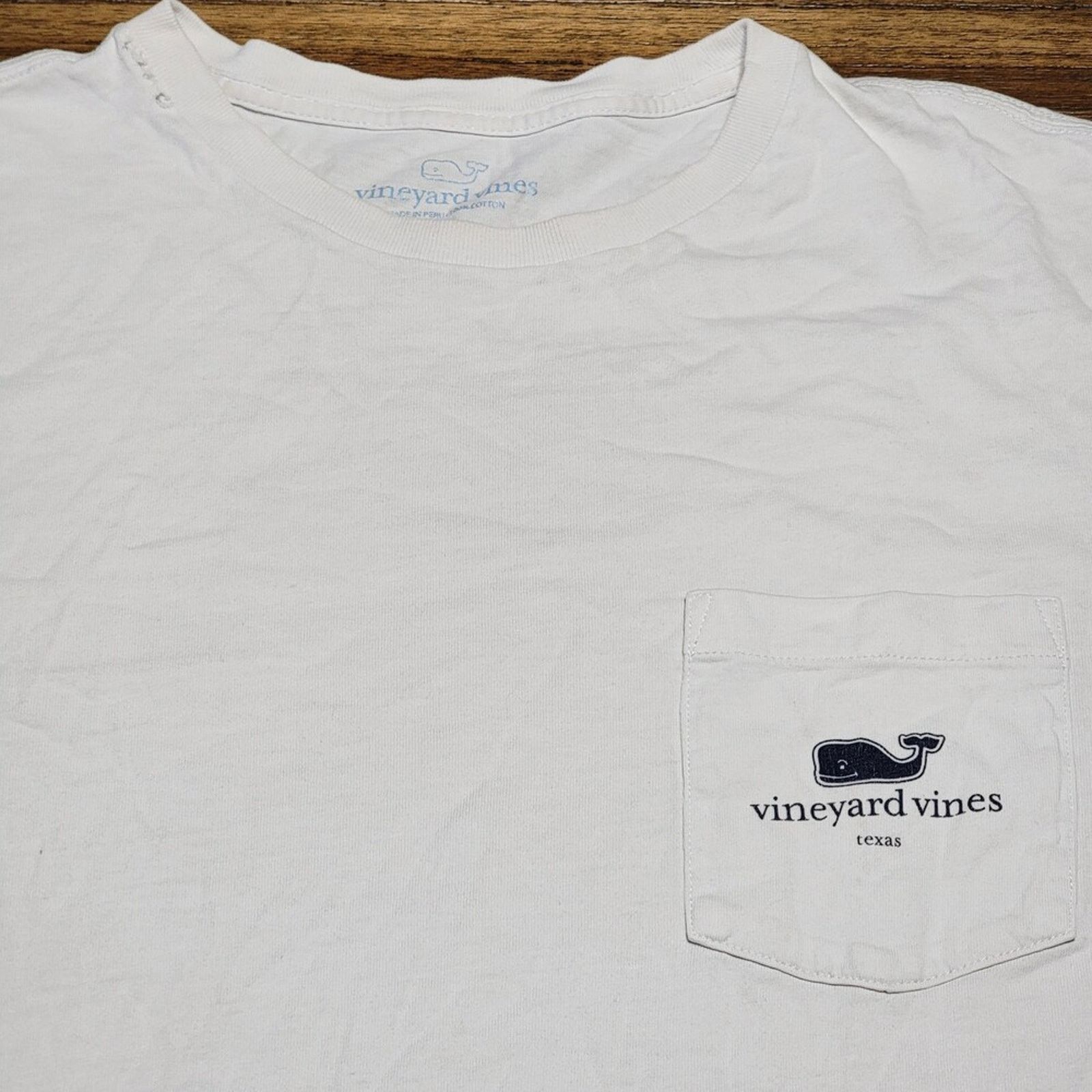 Vineyard Vines Vineyard Vines LS Unisex w/ Pocket "Texas" Whale - Medium Size US M / EU 48-50 / 2 - 5 Thumbnail
