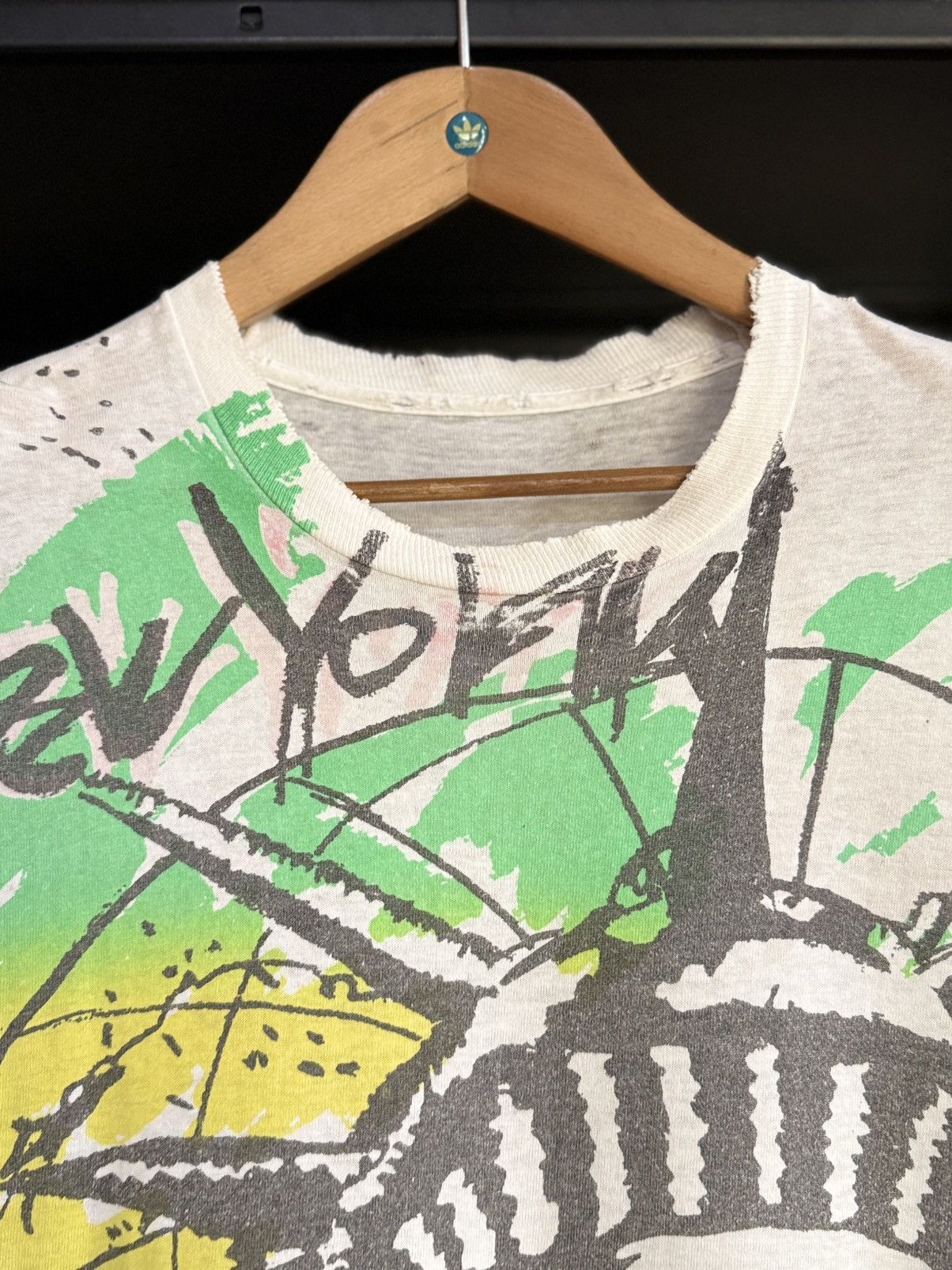 Fuck Art, Make Tees Thrashed Vintage 90s Art Ovp New York World Day Tour Tee Size US L / EU 52-54 / 3 - 3 Thumbnail