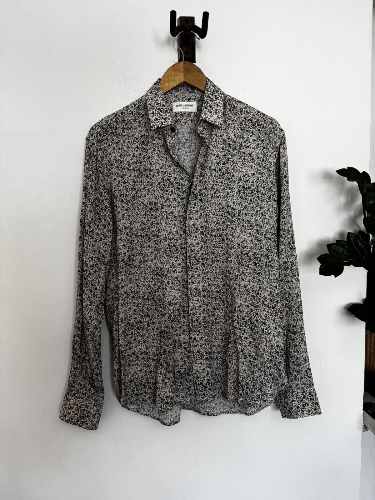 Saint Laurent Paris Floral viscose shirt Size US S / EU 44-46 / 1 - 1 Thumbnail