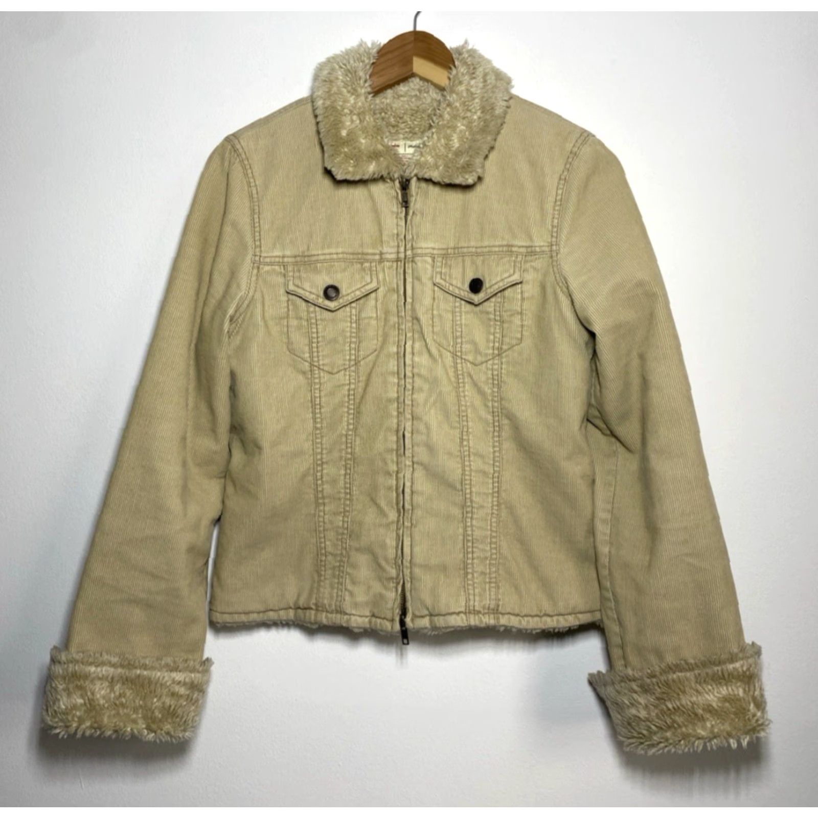 Abercrombie & Fitch VINTAGE Abercrombie & Fitch Corduroy Trucker Jacket Women M Beige Short Long Sleeve Zip City Retro Size M / US 6-8 / IT 42-44 - 2 Thumbnail