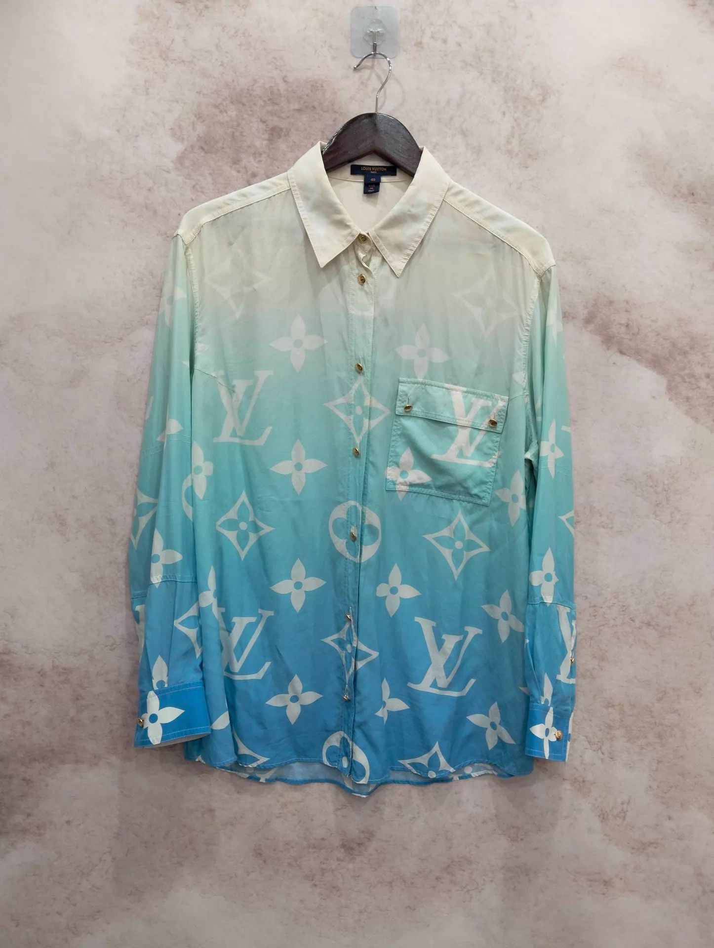 Louis Vuitton LV Gradient Print Long Sleeve Shirt 40 Size M / US 6-8 / IT 42-44 - 1 Thumbnail