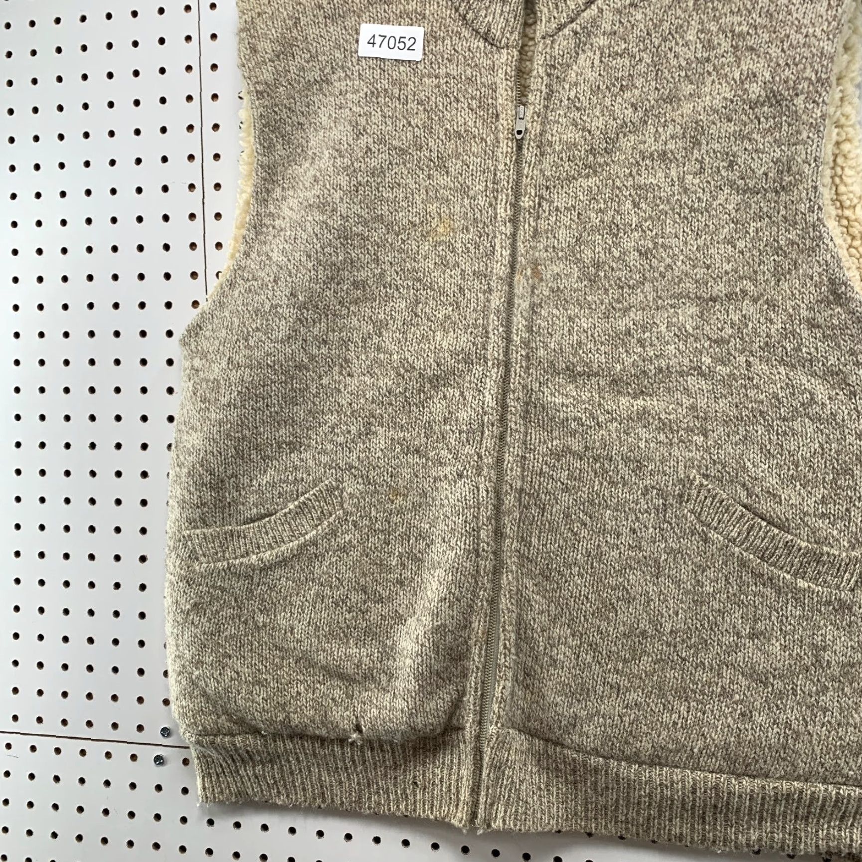 Vintage VINTAGE Winona Knits Wool Vest Mens XL Beige Sherpa Lined Sleeveless USA Size US XL / EU 56 / 4 - 5 Thumbnail