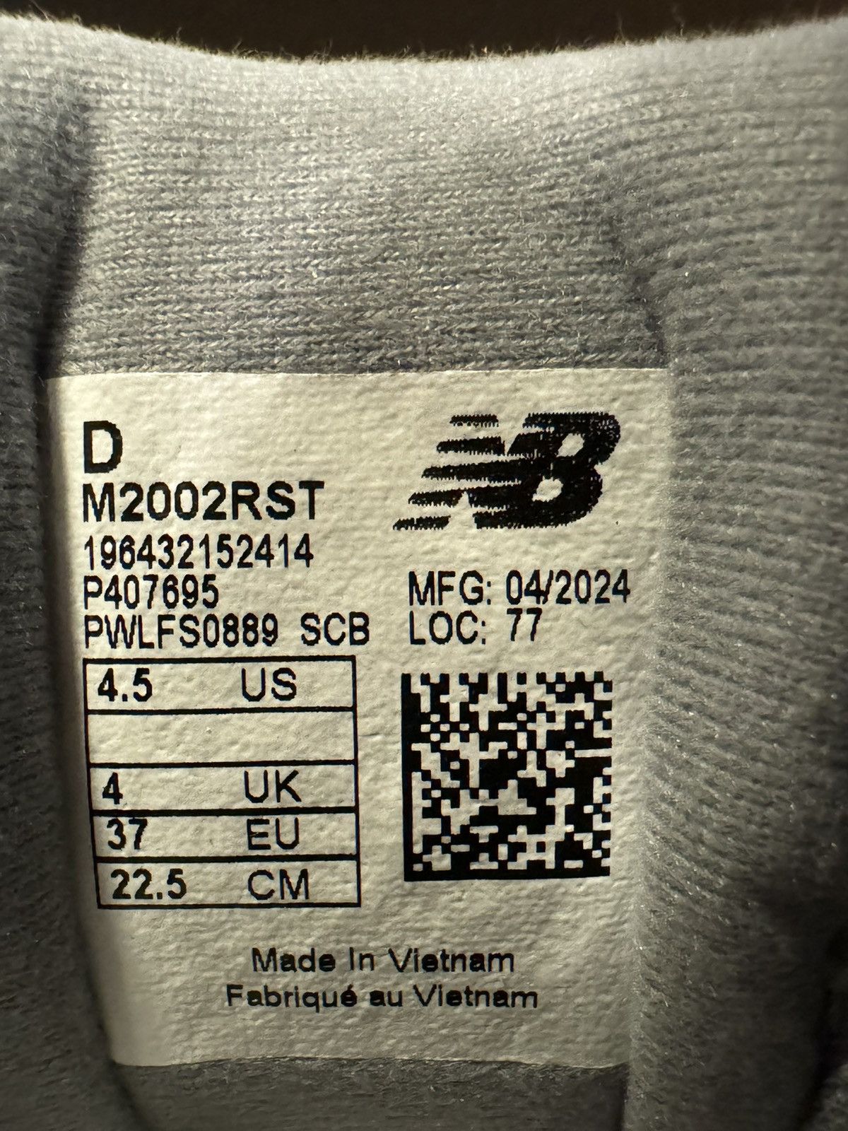 New Balance New Balance 2002R “Steel Grey Orca” (M2002RST) 37 EU Size US 6 / IT 36 - 14 Thumbnail