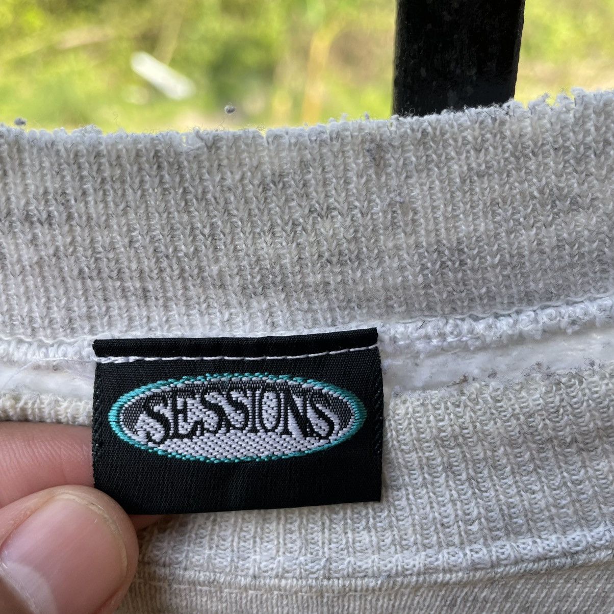 Sessions 🔥Vintage 90s Sessions Center Box Logo Distress Sweatshirts Size US M / EU 48-50 / 2 - 13 Thumbnail
