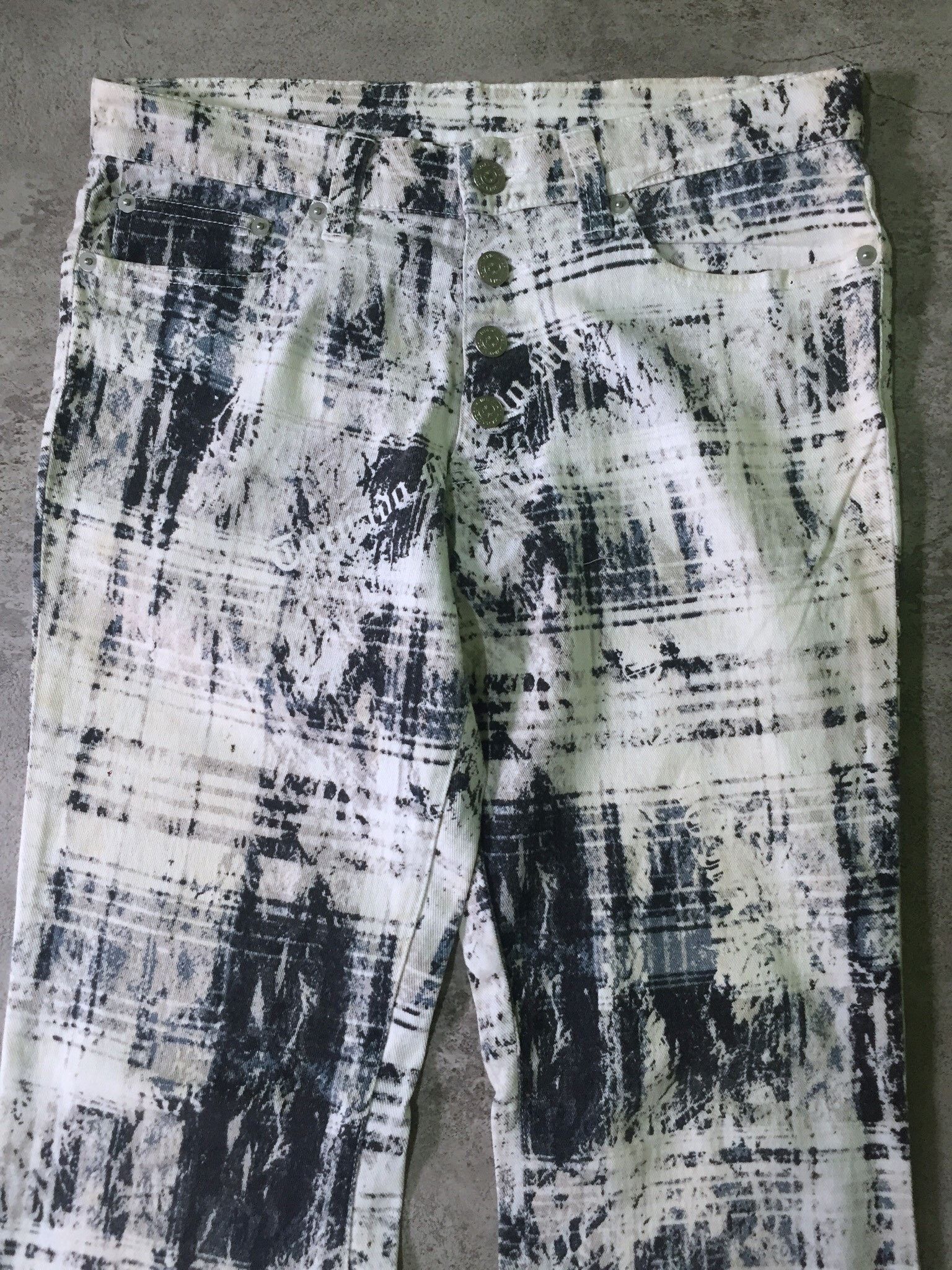Tornado Mart Tornado Mart Art Printed Fly Button Flare Denim Pants Size US 30 / EU 46 - 2 Thumbnail