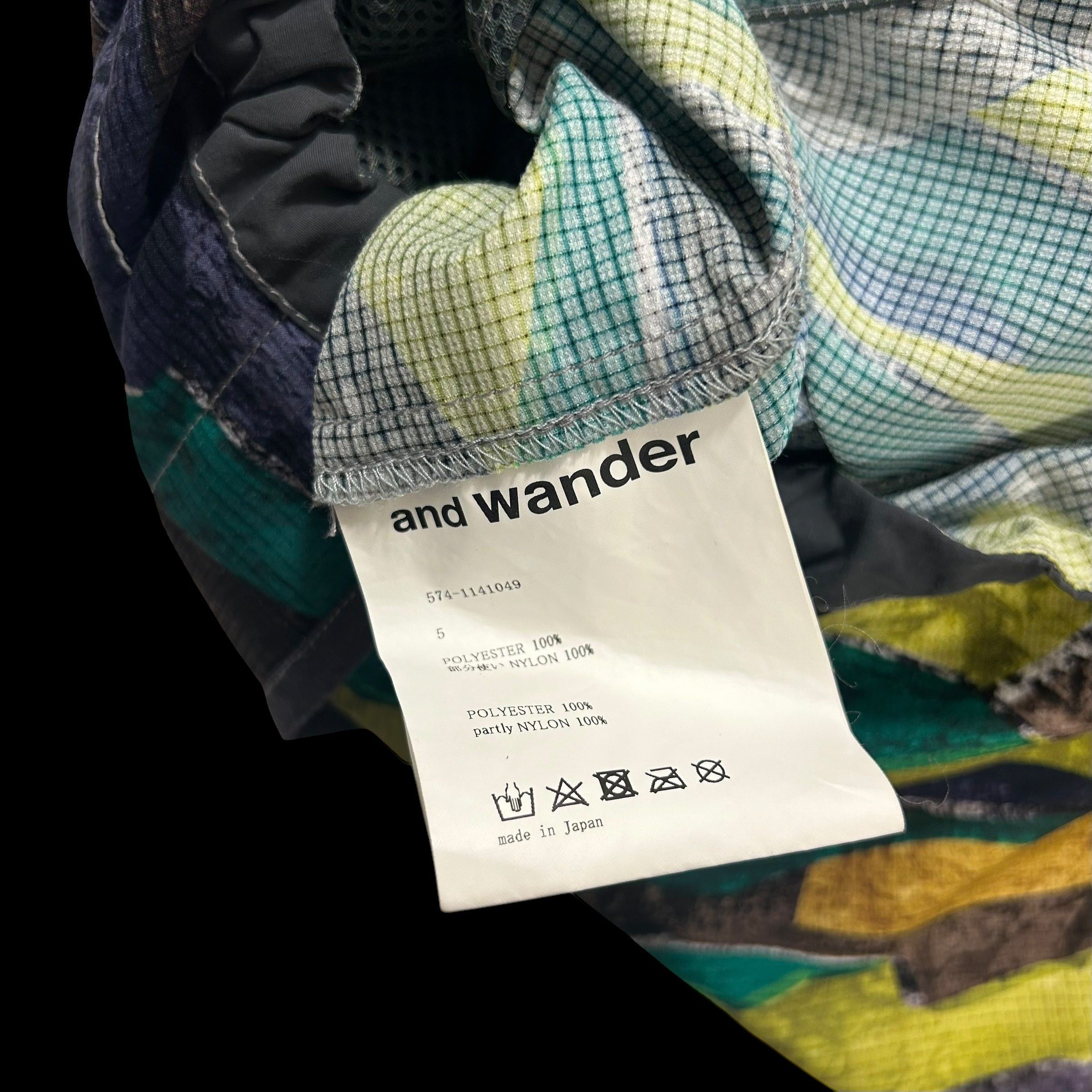 And Wander And Wander Printed Vent Hooded Jacket (Fits L/XL) Size US XXL / EU 58 / 5 - 3 Thumbnail