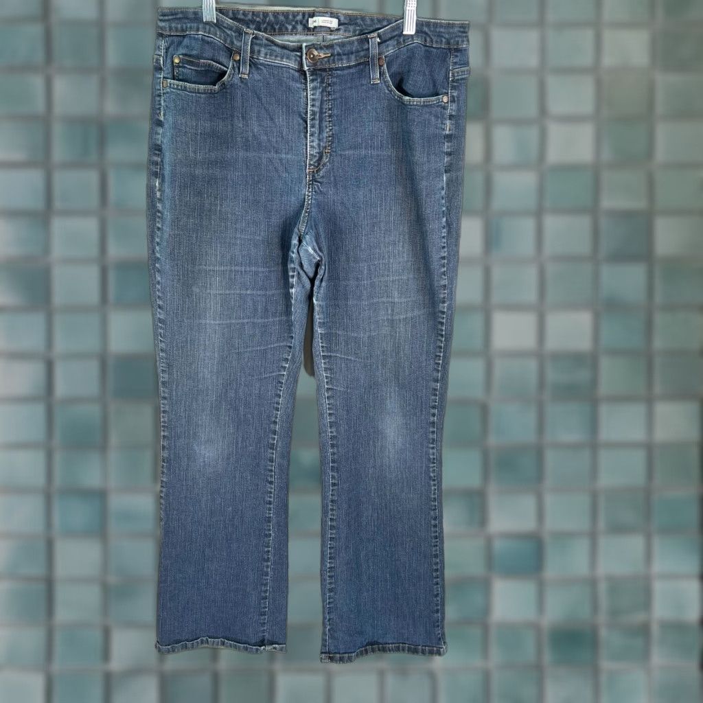 Lee Lee Womens Bootcut Jeans Blue 36X32 Denim Flat Front Lower On The Waist 5-Pocket Design Stretch Pockets Button Closure Vintage No Size 25" / US 0 / IT 36 - 1 Thumbnail