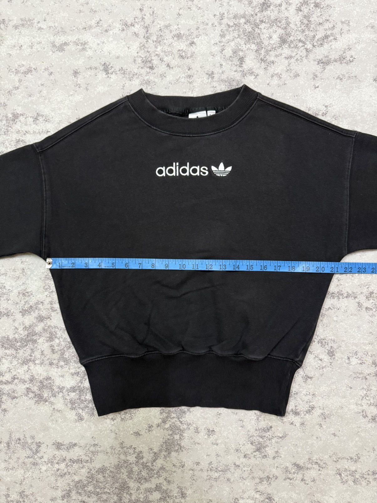 Adidas Adidas Emroidery Spellout Logo Cropped Sweatshirt Size XS / US 0-2 / IT 36-38 - 14 Thumbnail