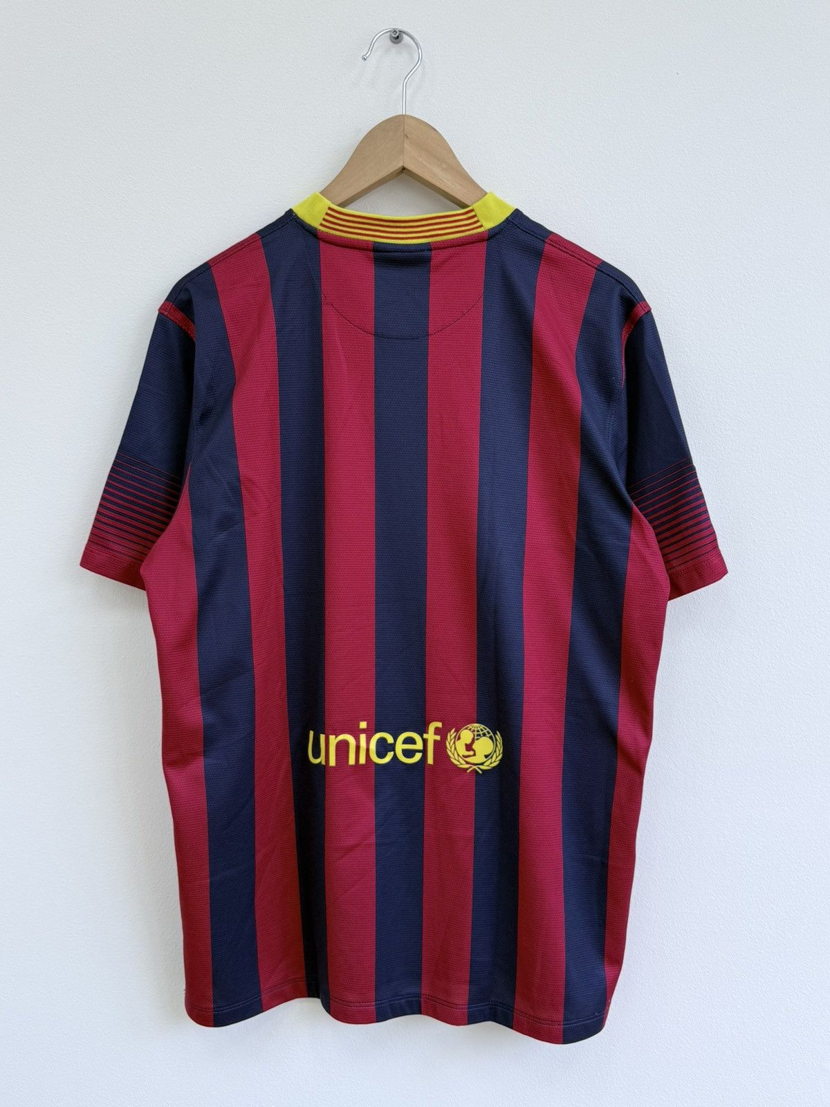 Nike 2013 2014 Barcelona Home Jersey And Shorts Size US L / EU 52-54 / 3 - 7 Thumbnail