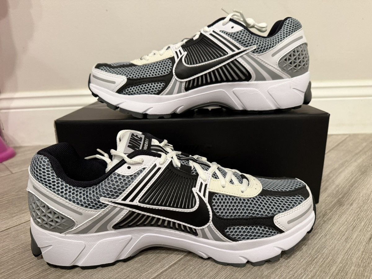 Nike Nike Air Zoom Vomero 5 SE SP Dark Grey Black White Size 12 Size US 12 / EU 45 - 2 Thumbnail