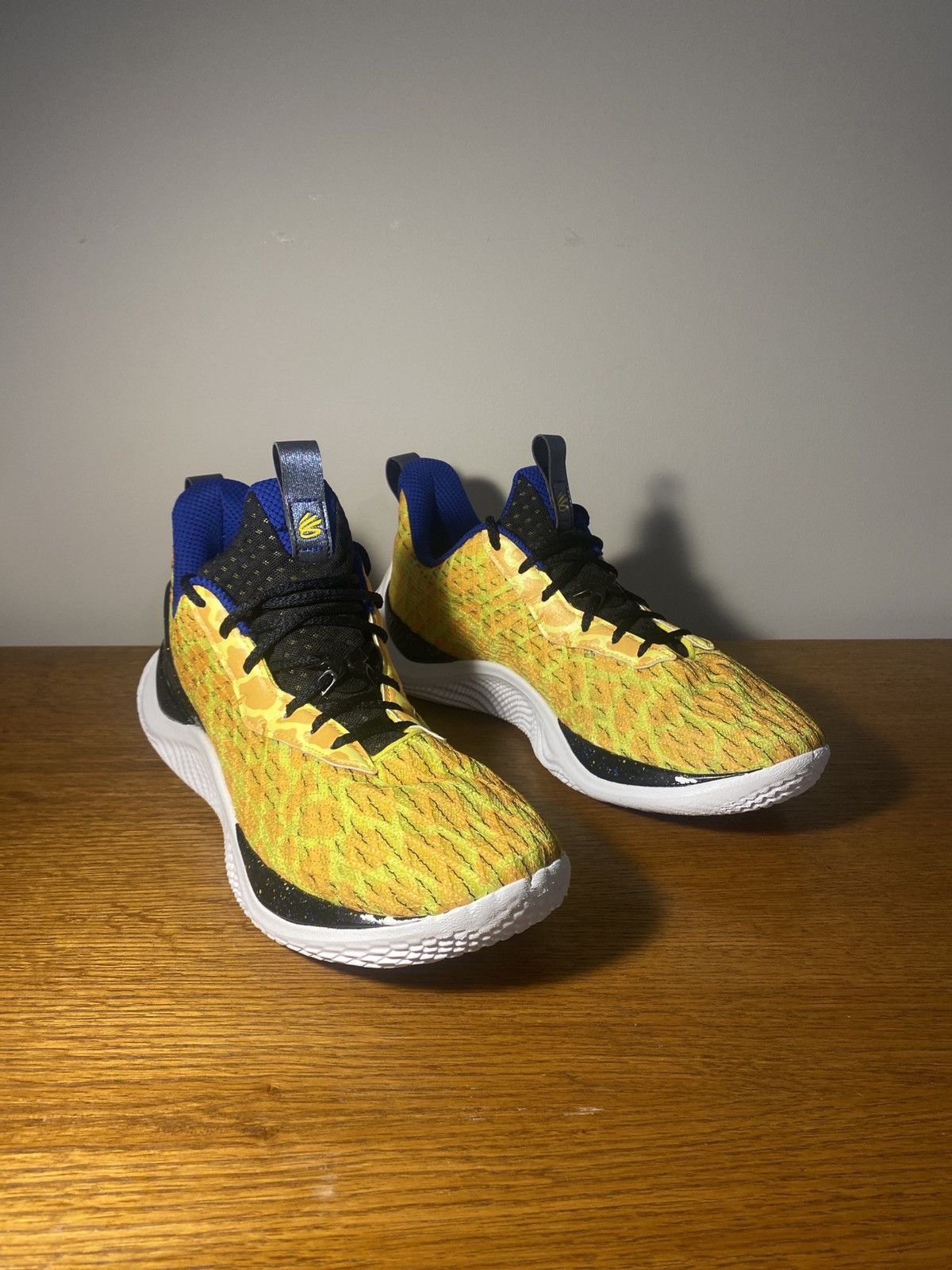 Under Armour Curry 10 “Bang Bang” Size US 14 / EU 47 - 1 Thumbnail