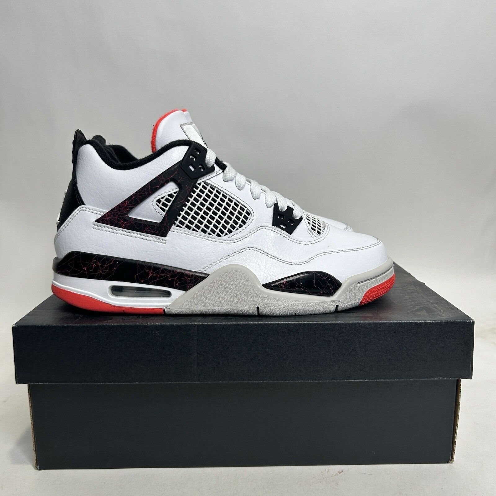 Nike Nike Air Jordan 4 Retro GS “Flight Nostalgia" 2024 Size US 8.5 / IT 38.5 - 4 Thumbnail