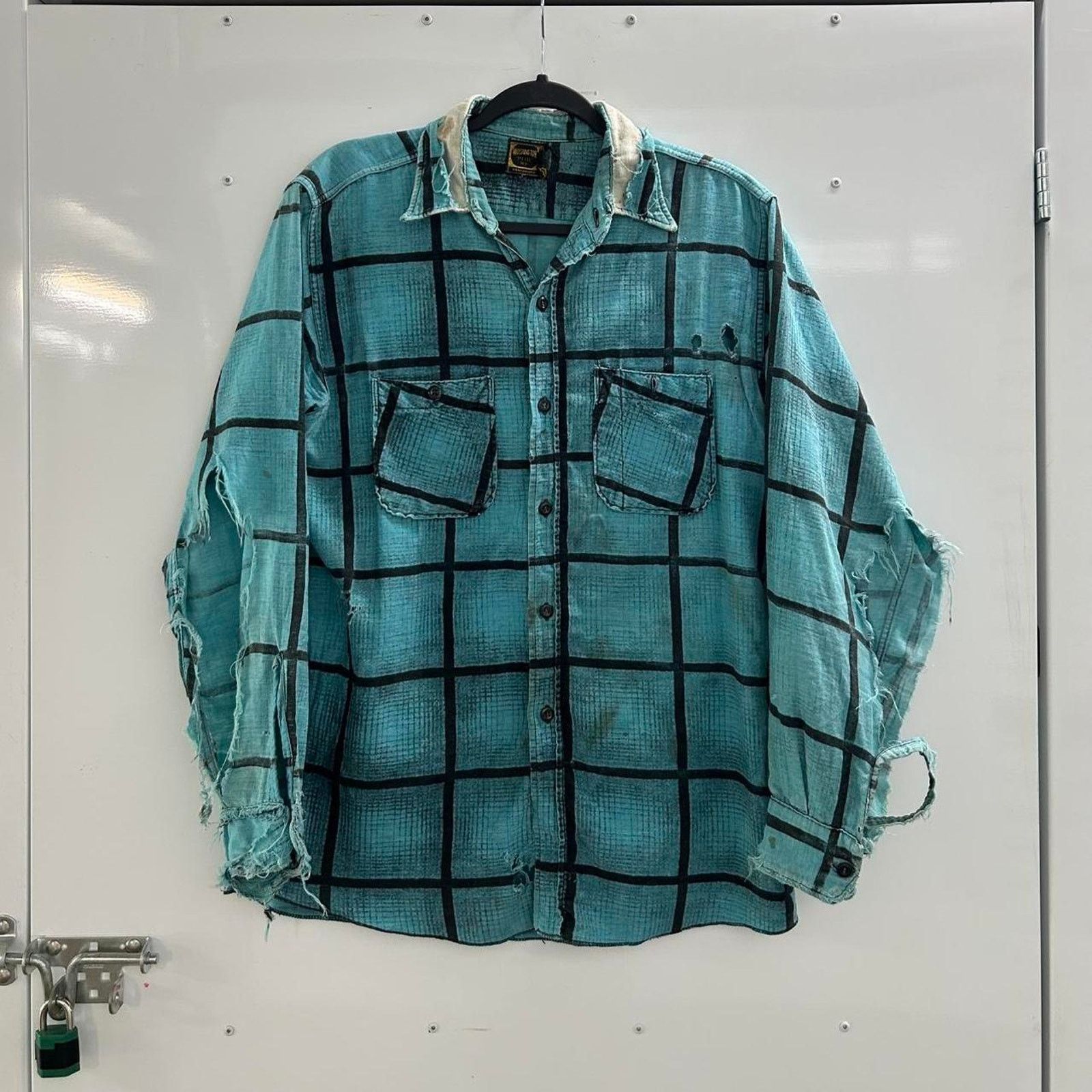 Other VTG 50s/60s Distressed/Thrashed Washington Dee Cee shirt Size US L / EU 52-54 / 3 - 1 Thumbnail