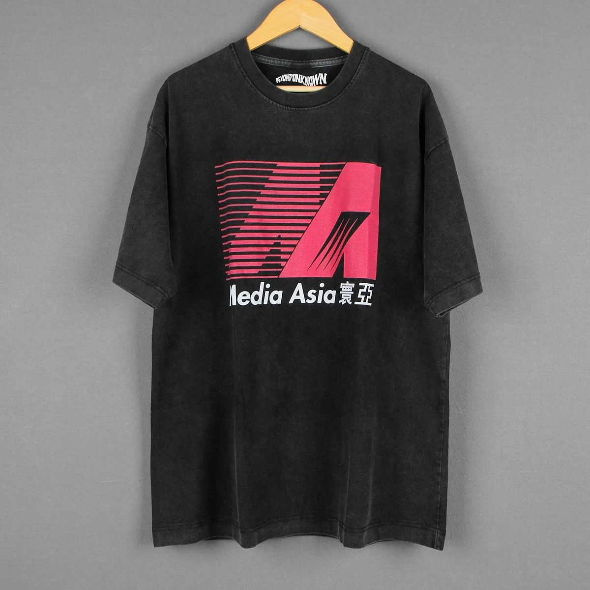 Other Media Film T-Shirt Size US XL / EU 56 / 4 - 1 Thumbnail