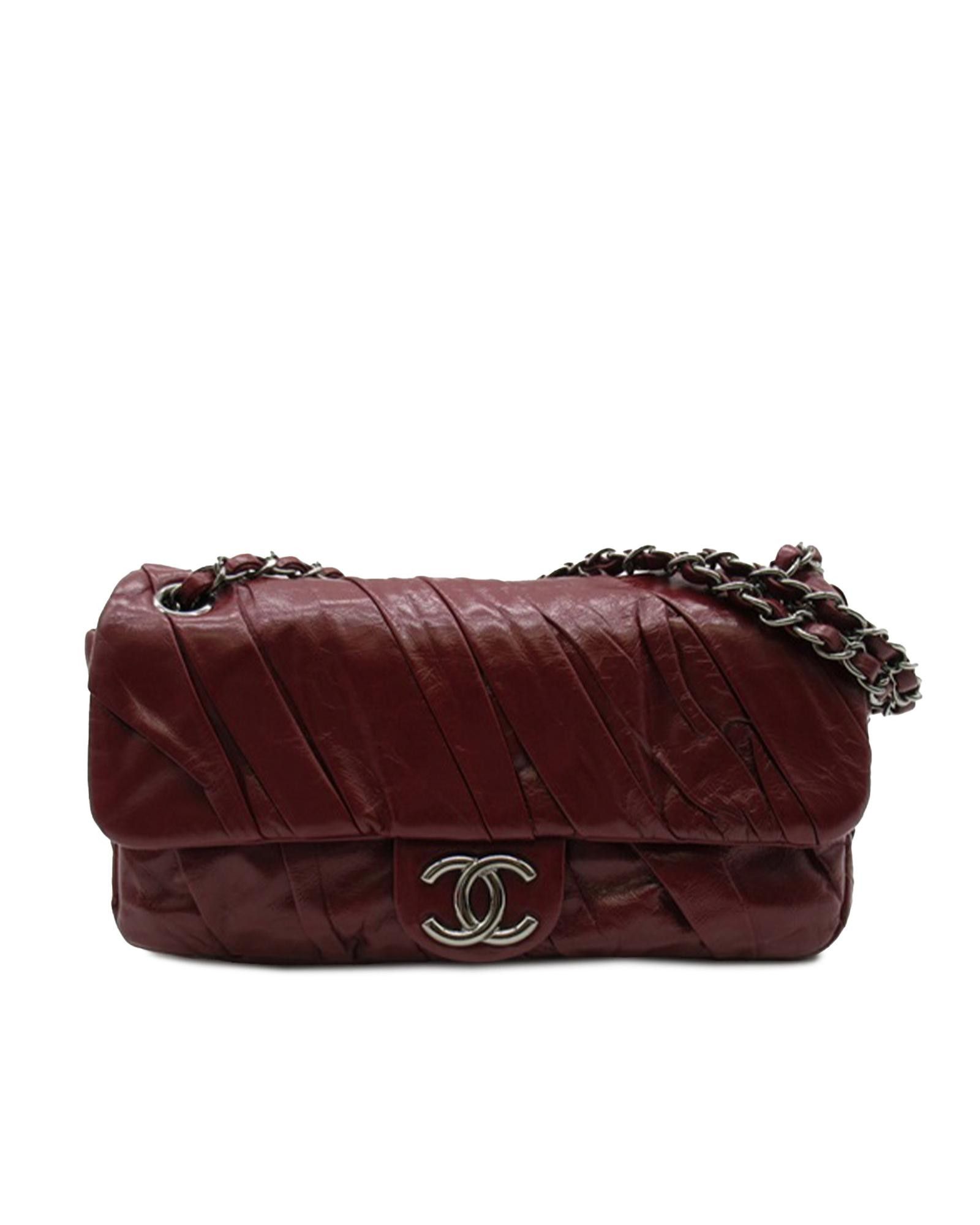 image of Chanel Glazed Calfskin Twisted Flap Shoulder Bag in Red, Women's