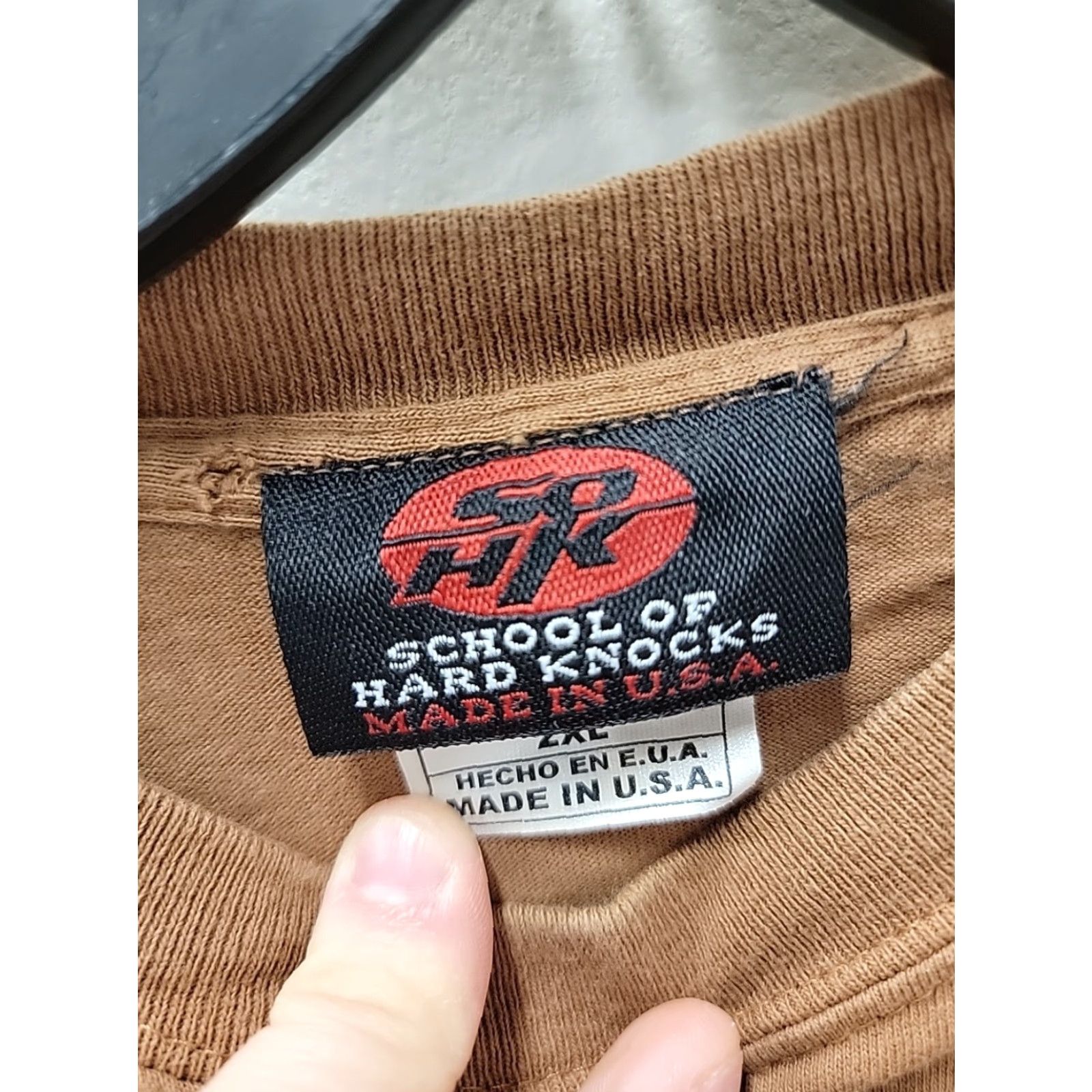 Vintage VINTAGE School Of Hard Knocks Long Sleeve Shirt Mens 2XL Brown Sweatshirt T-Shirt Distressed Classic” Size US XXL / EU 58 / 5 - 2 Thumbnail
