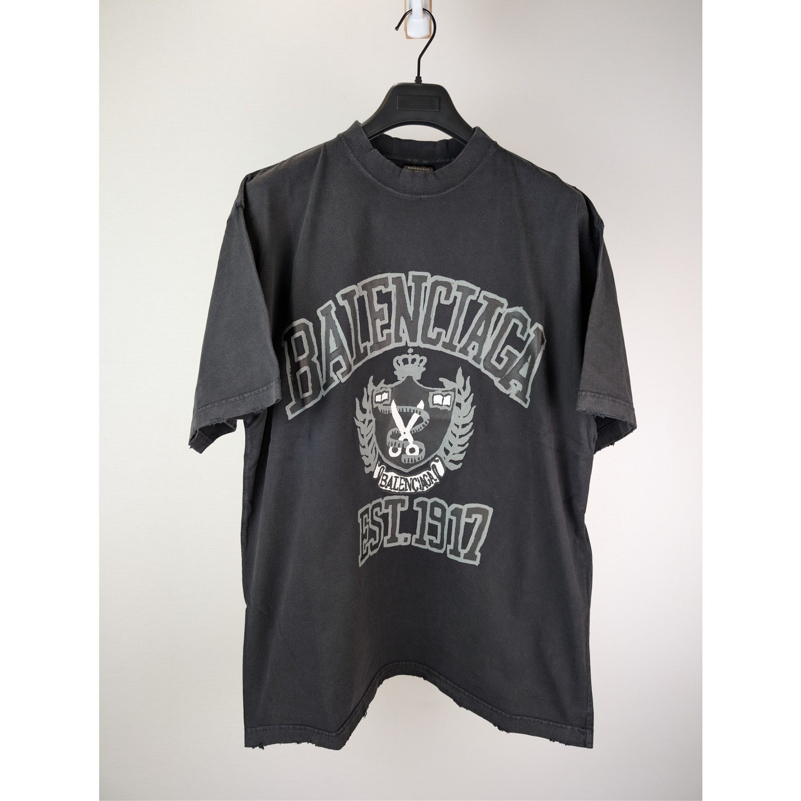 Balenciaga o1rshd1 Distressed DIY College Printed Cotton T-Shirt Black Size US S / EU 44-46 / 1 - 1 Thumbnail