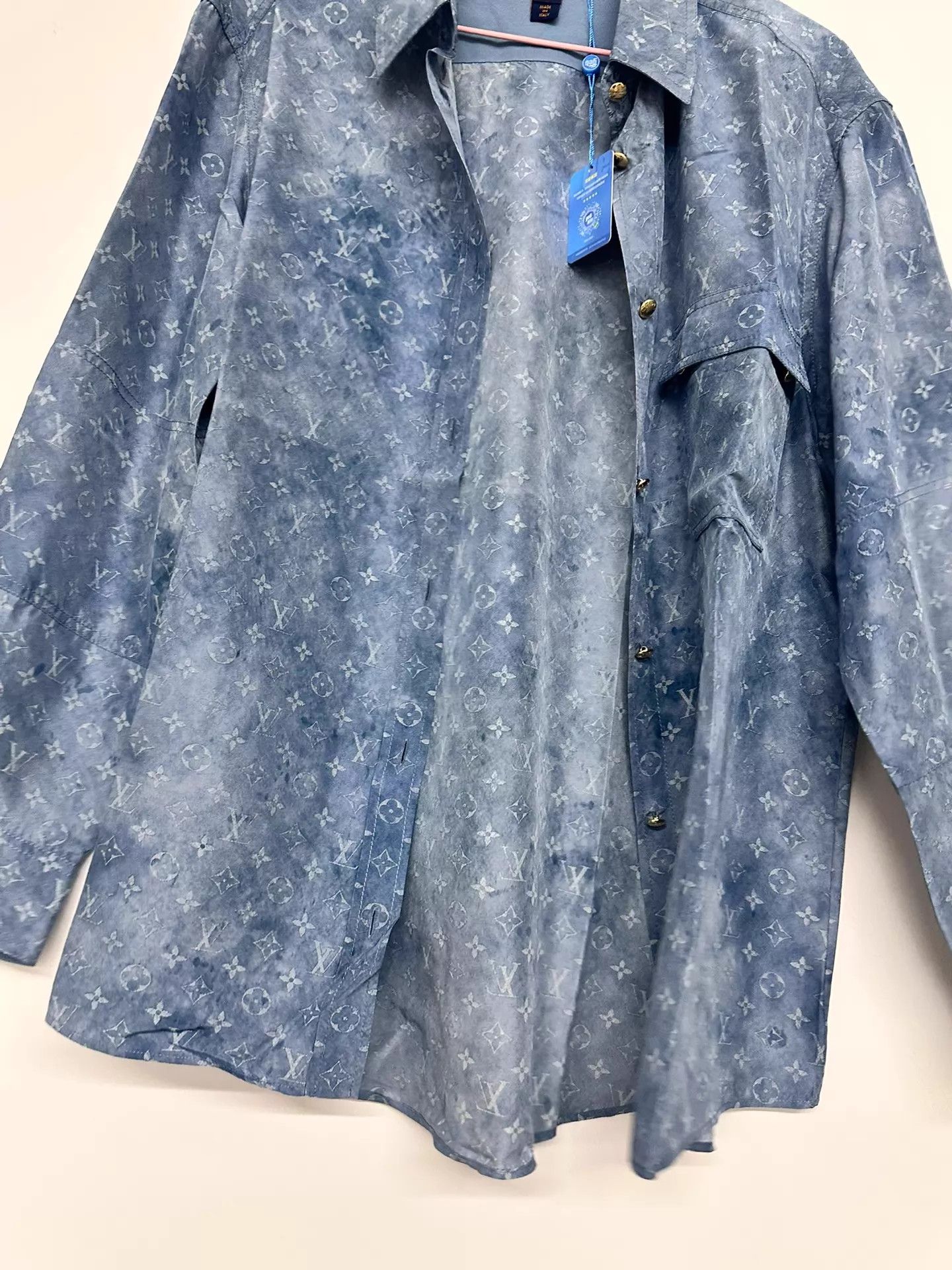 Louis Vuitton Louis Vuitton all over print shirt size 38 Size US S / EU 44-46 / 1 - 5 Thumbnail