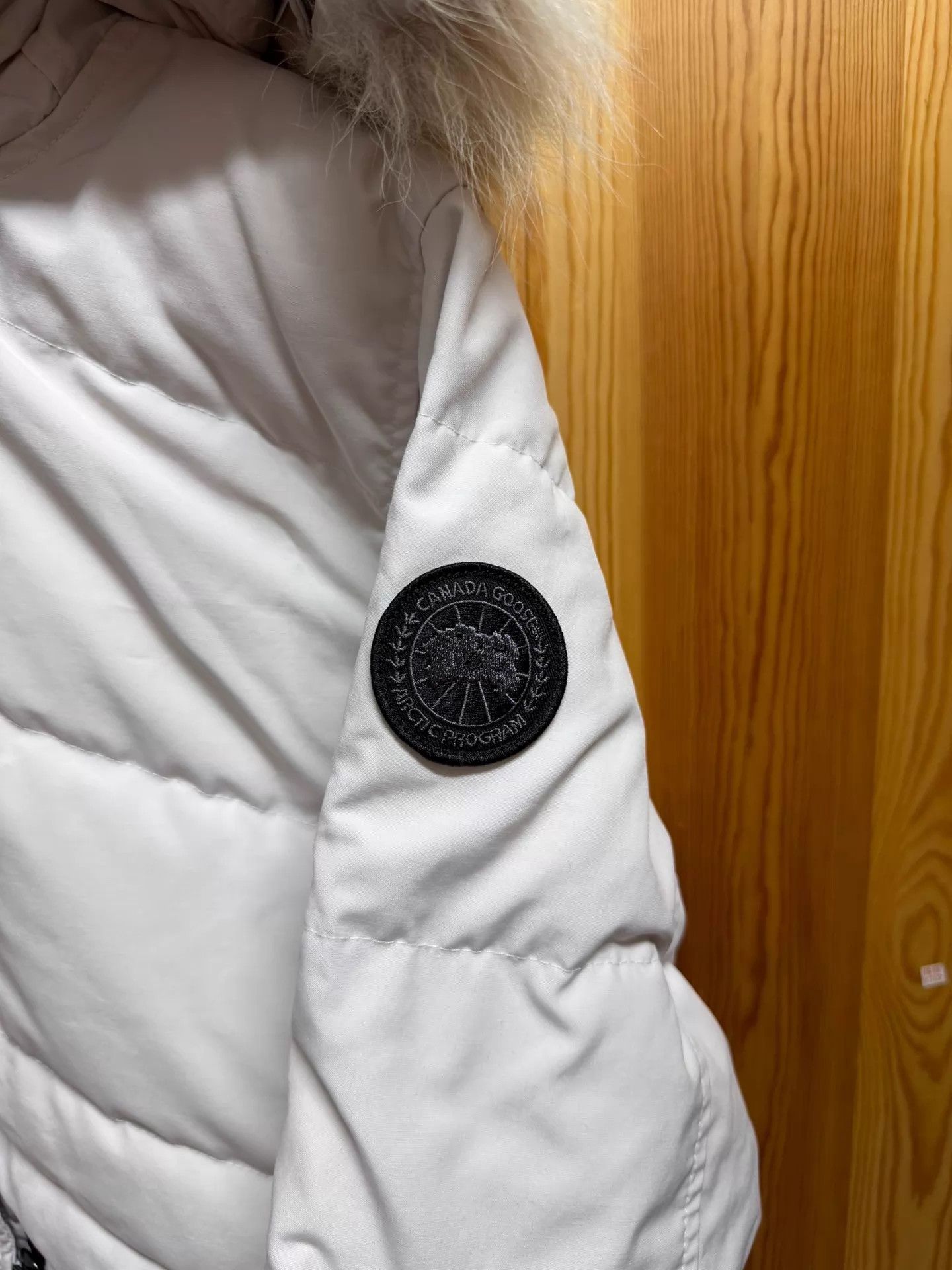Canada Goose Canada Goose Lorette Women's Silver Mid L Slim Down Jacket Size L / US 10 / IT 46 - 2 Thumbnail