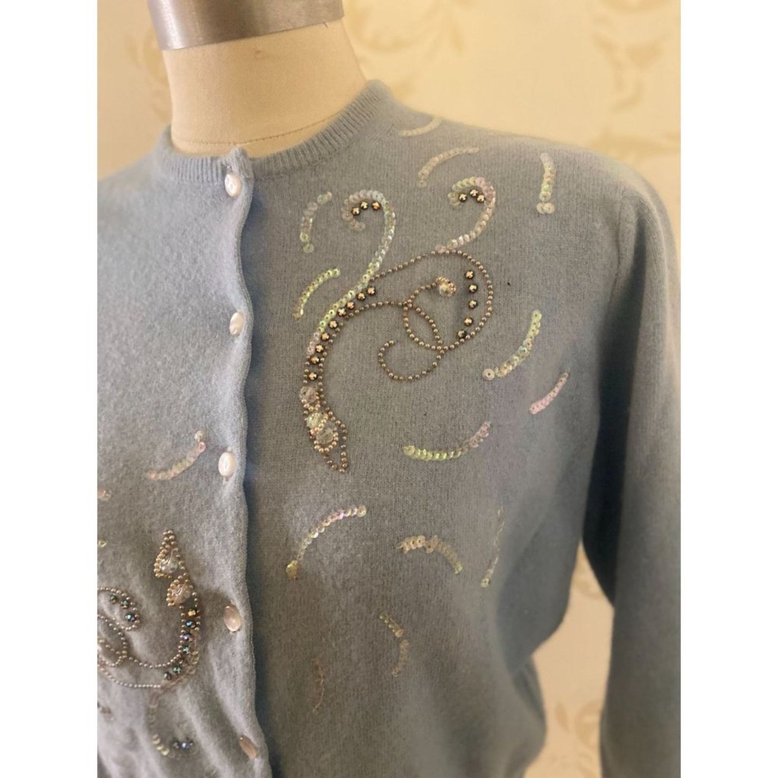 Vintage VINTAGE Janell by Jane Irwill Beaded Sweater Ladies Small Size S / US 4 / IT 40 - 3 Thumbnail