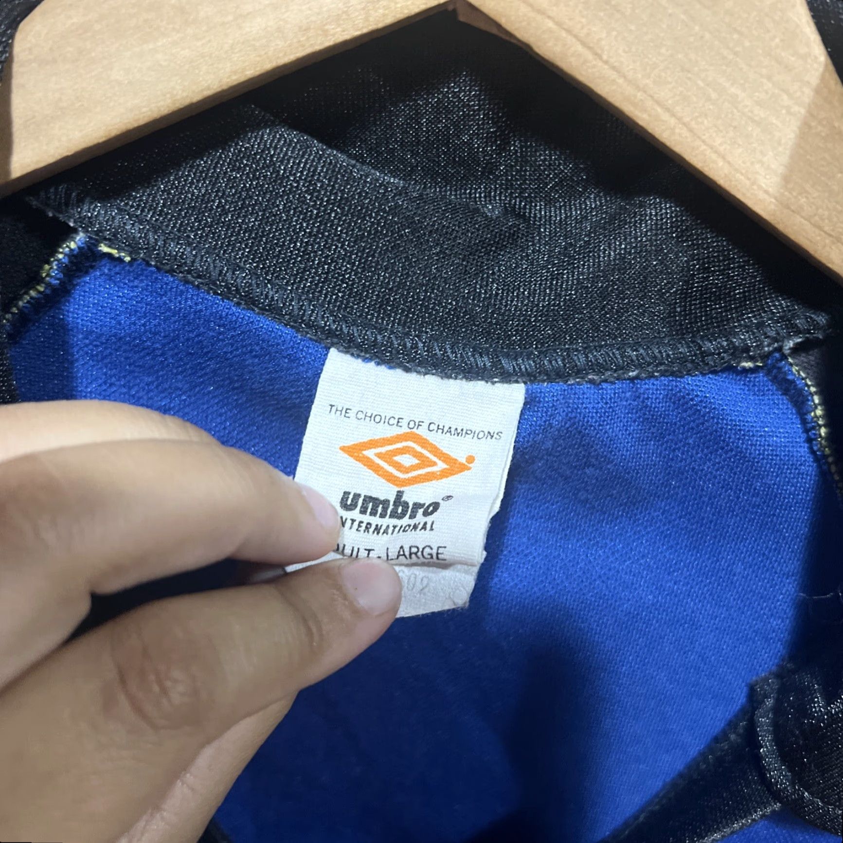 Umbro VINTAGE Umbro Jersey Shirt Long Sleeve Mens L Blue Sports Activewear PMID? Size US L / EU 52-54 / 3 - 2 Thumbnail