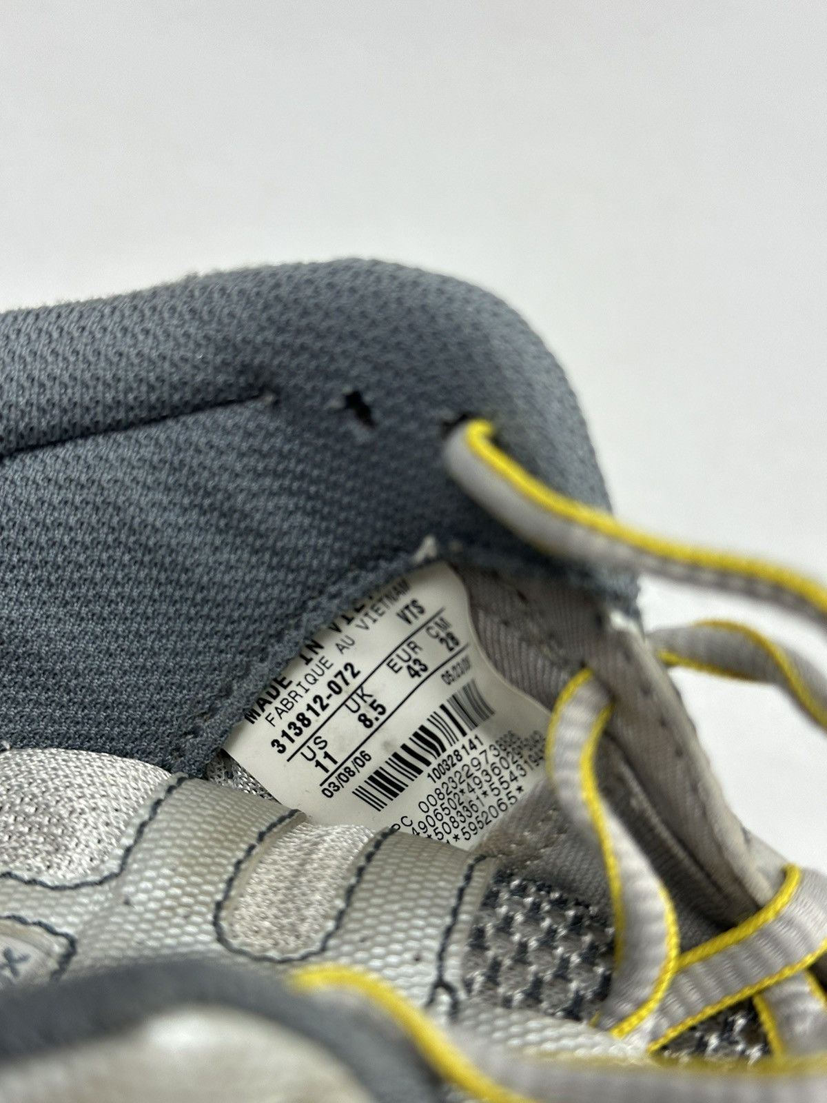 Nike × Vintage Y2K Vintage NIKE SHOX Running Shoes Sneakers 313812-072 Size US 11 / IT 41 - 10 Thumbnail