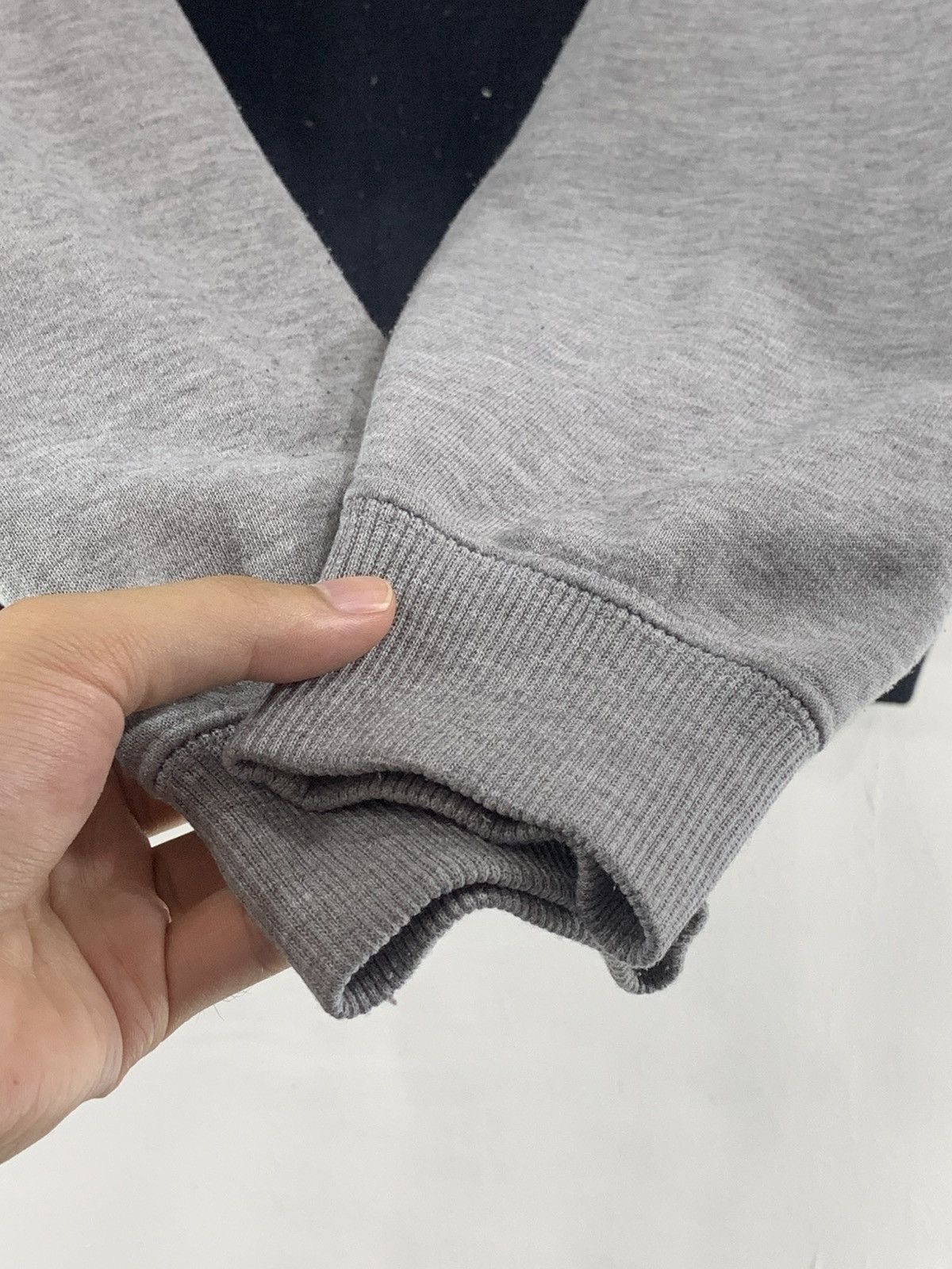 Uniqlo × Vintage Uniqlo Sweatshirt Size US L / EU 52-54 / 3 - 9 Thumbnail