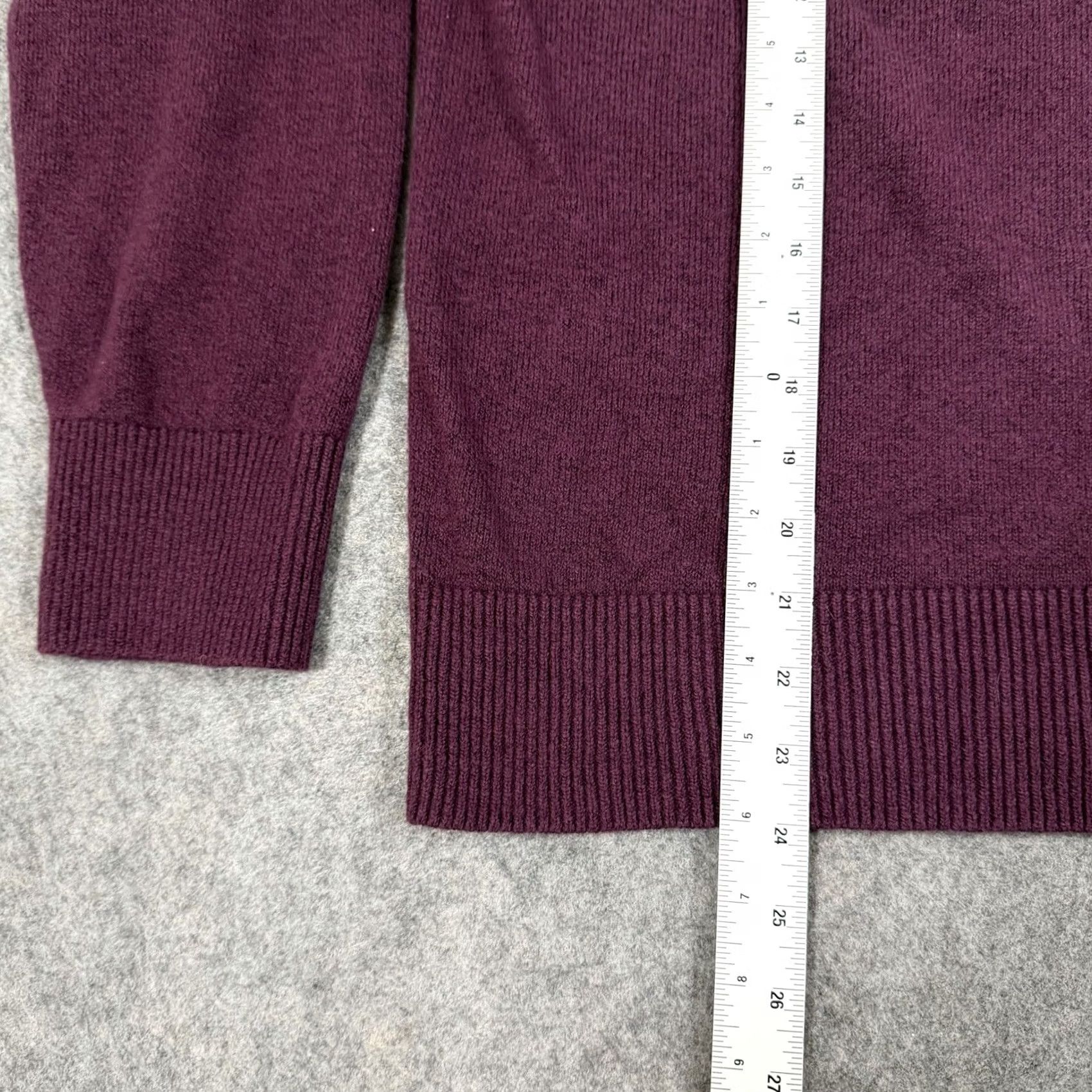 Old Navy Old Navy Sweater Shirt Mens L Burgundy Red V-Neck Pullover Knit Long Sleeve Size US L / EU 52-54 / 3 - 7 Thumbnail