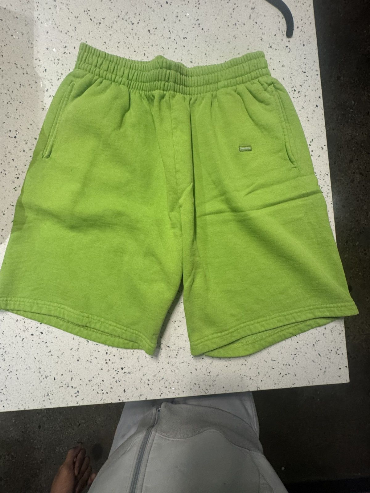 Supreme Supreme Overdyed Small Box Sweatshort Size US 28 / EU 44 - 1 Thumbnail