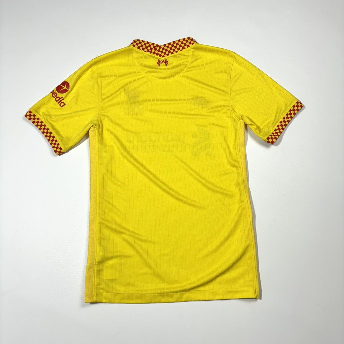 Nike Nike FC Liverpool Jersey yellow xs sportswear rare Size US XS / EU 42 / 0 - 4 Thumbnail