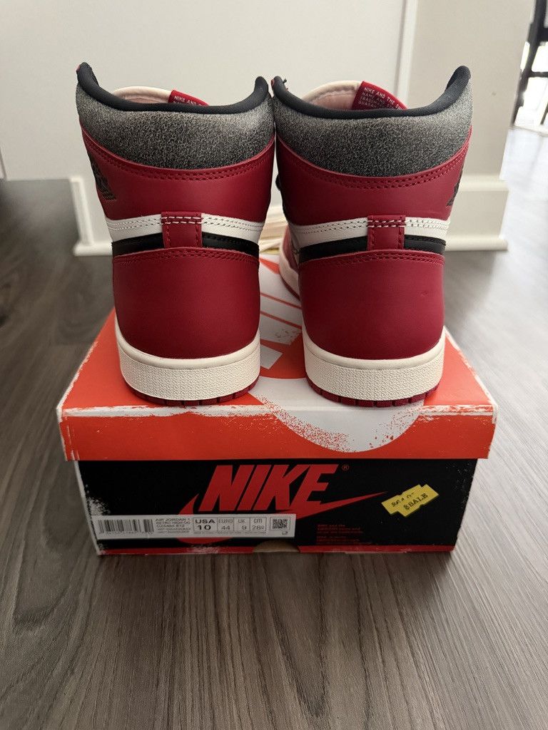Jordan Brand Jordan 1 Retro High OG Chicago Lost and Found Size US 10 / EU 43 - 6 Thumbnail