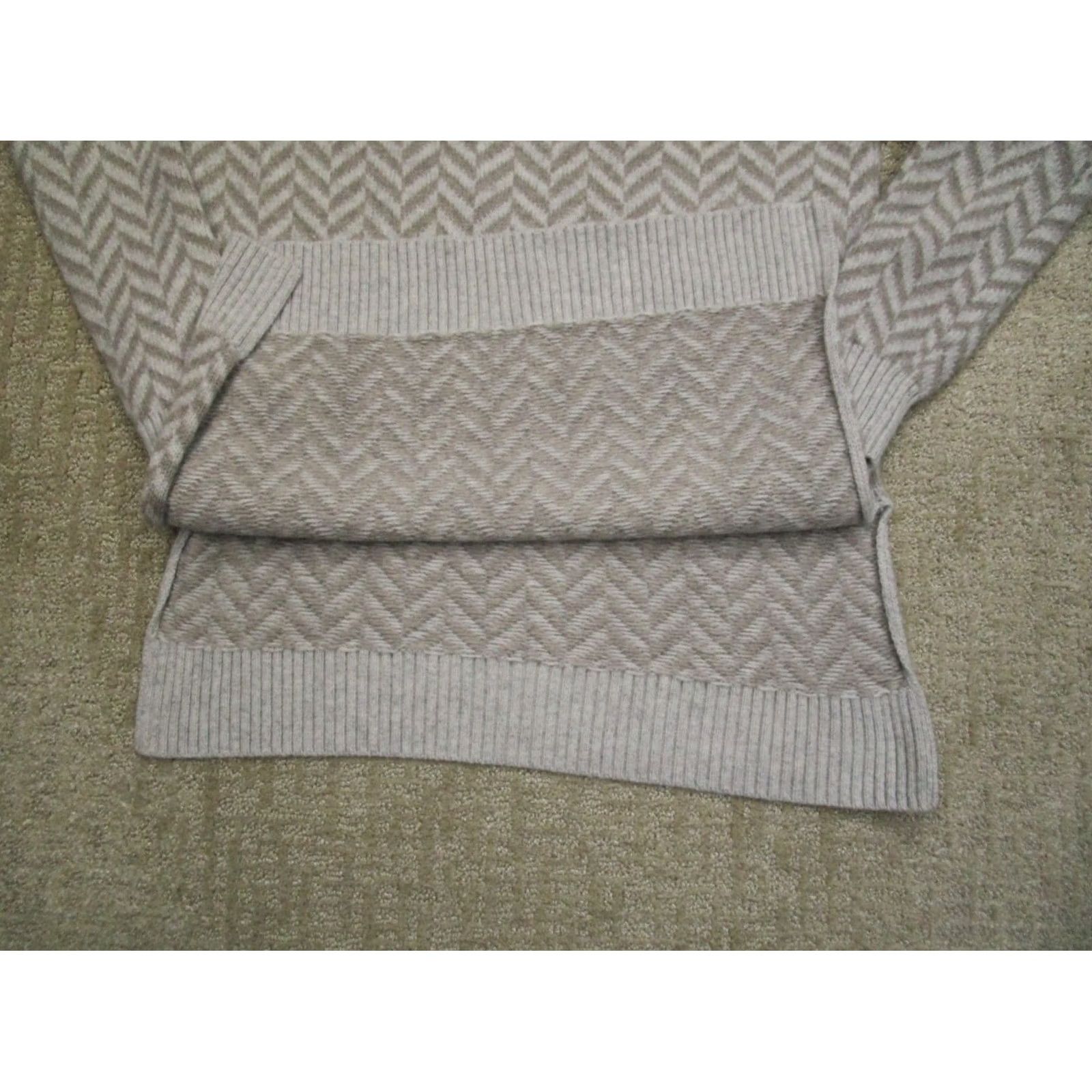 Athleta Athleta Sweater Women M Gray Turtleneck Chevron Pattern Cashmere Wool Pullover Knit All Seasons Casual Geometric Logo Size M / US 6-8 / IT 42-44 - 3 Thumbnail