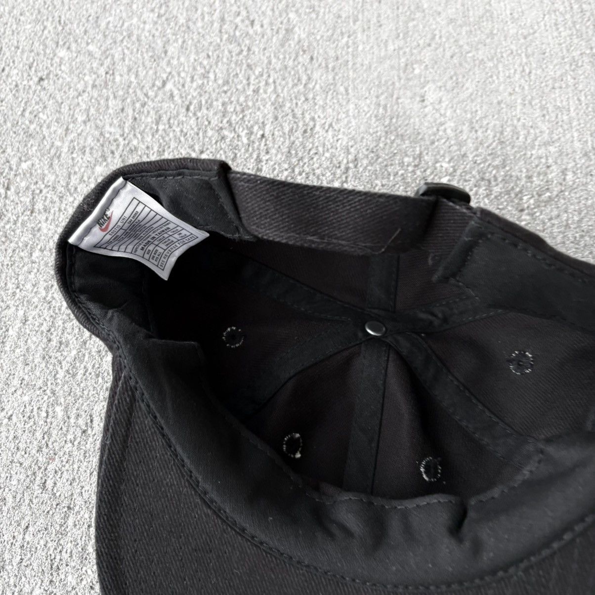 Nike × Vintage 1996 black nike swosh adjustable hat. Size ONE SIZE - 4 Thumbnail