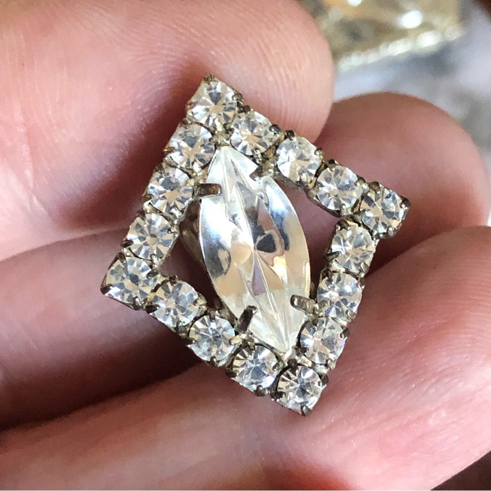 Vintage Vintage elegant clear glass stone clip on earrings Size ONE SIZE - 9 Thumbnail