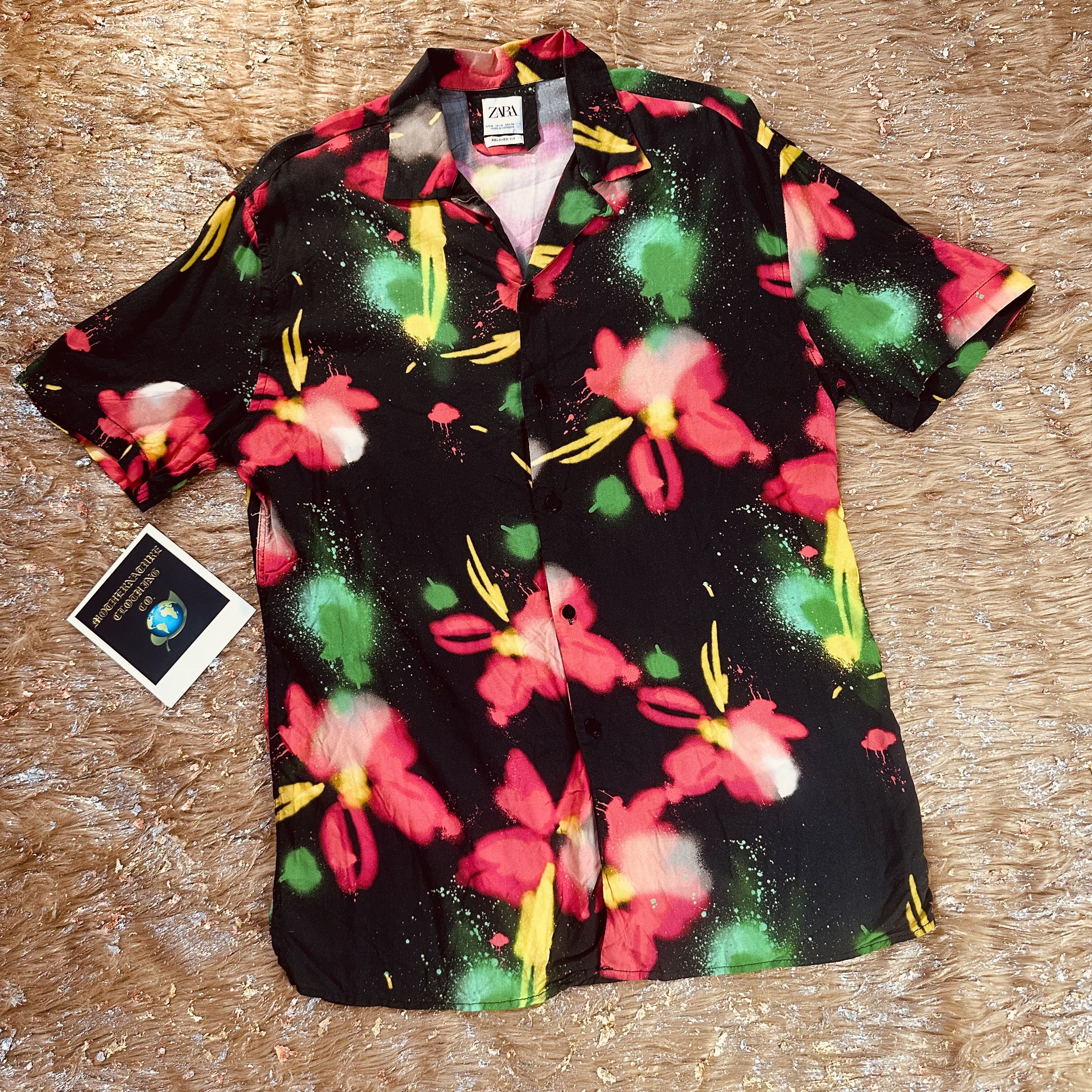 ELECTRA FLORA GRAFFITI SPRAY ARTIST S/S BUTTON UP SHIRT