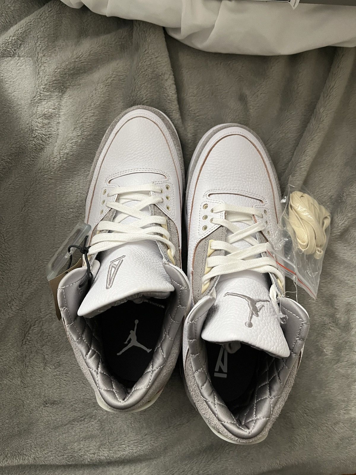 A Ma Maniere × Jordan Brand A Ma Maniére Jordan 3 Size US 10.5 / EU 43-44 - 9 Thumbnail
