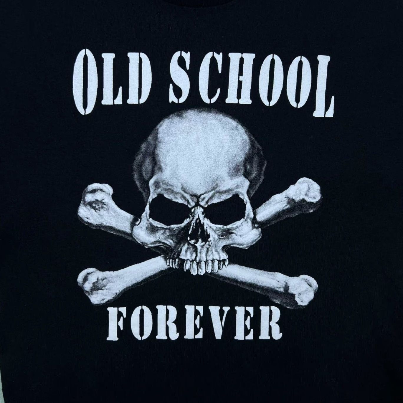 Delta Delta Old School Forever Skull Crossbones Biker Graphic Black T-Shirt XL Mens Shirt Graphic Print Short Sleeve Round Neck Cotton Vintage? Size US XL / EU 56 / 4 - 4 Thumbnail